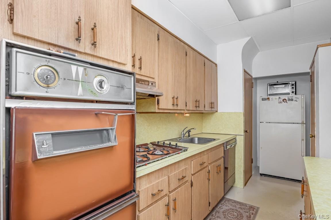 64-57 83rd Place – For Sale photo 10