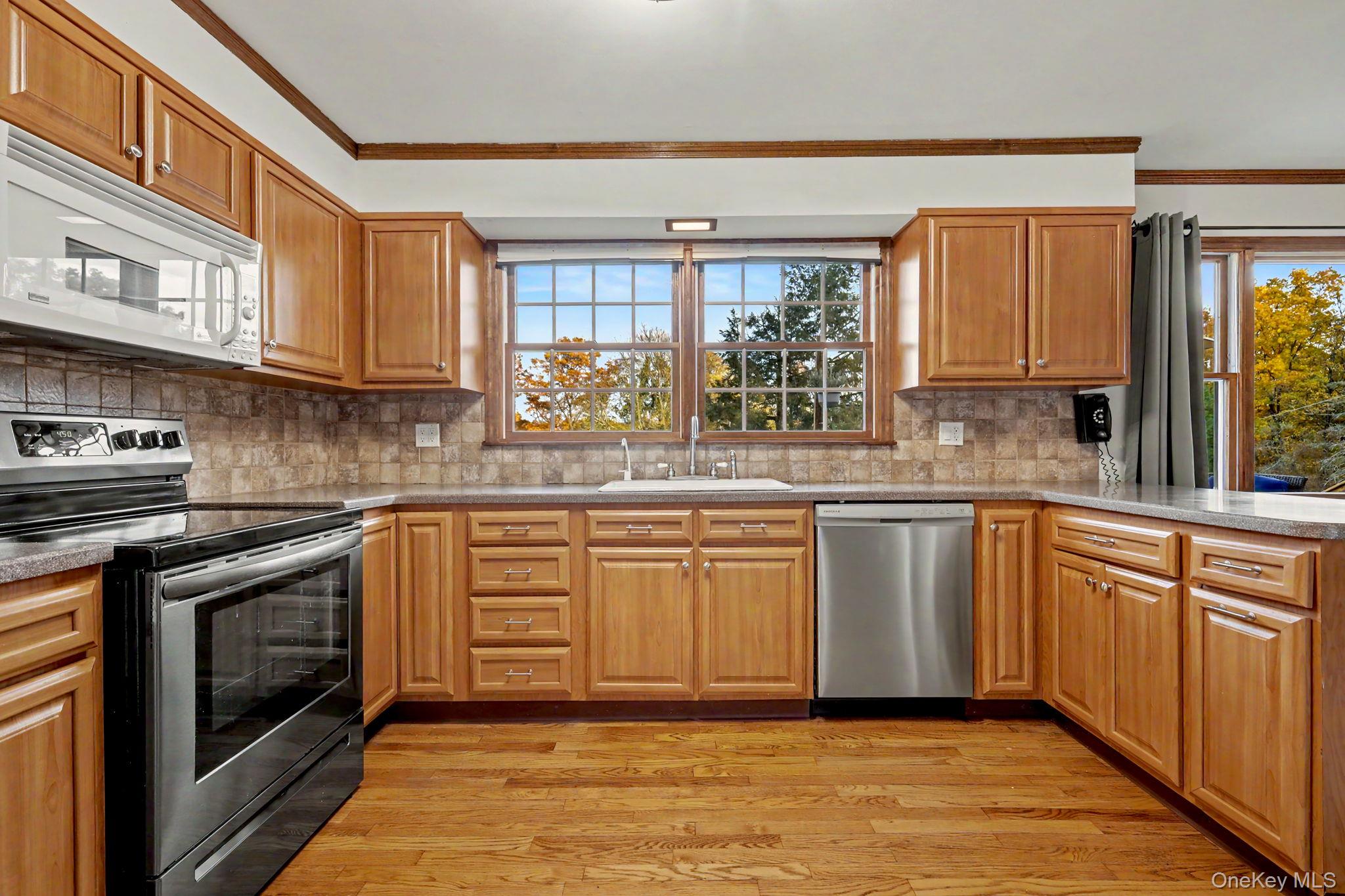 122 Agor Lane – For Sale photo 16