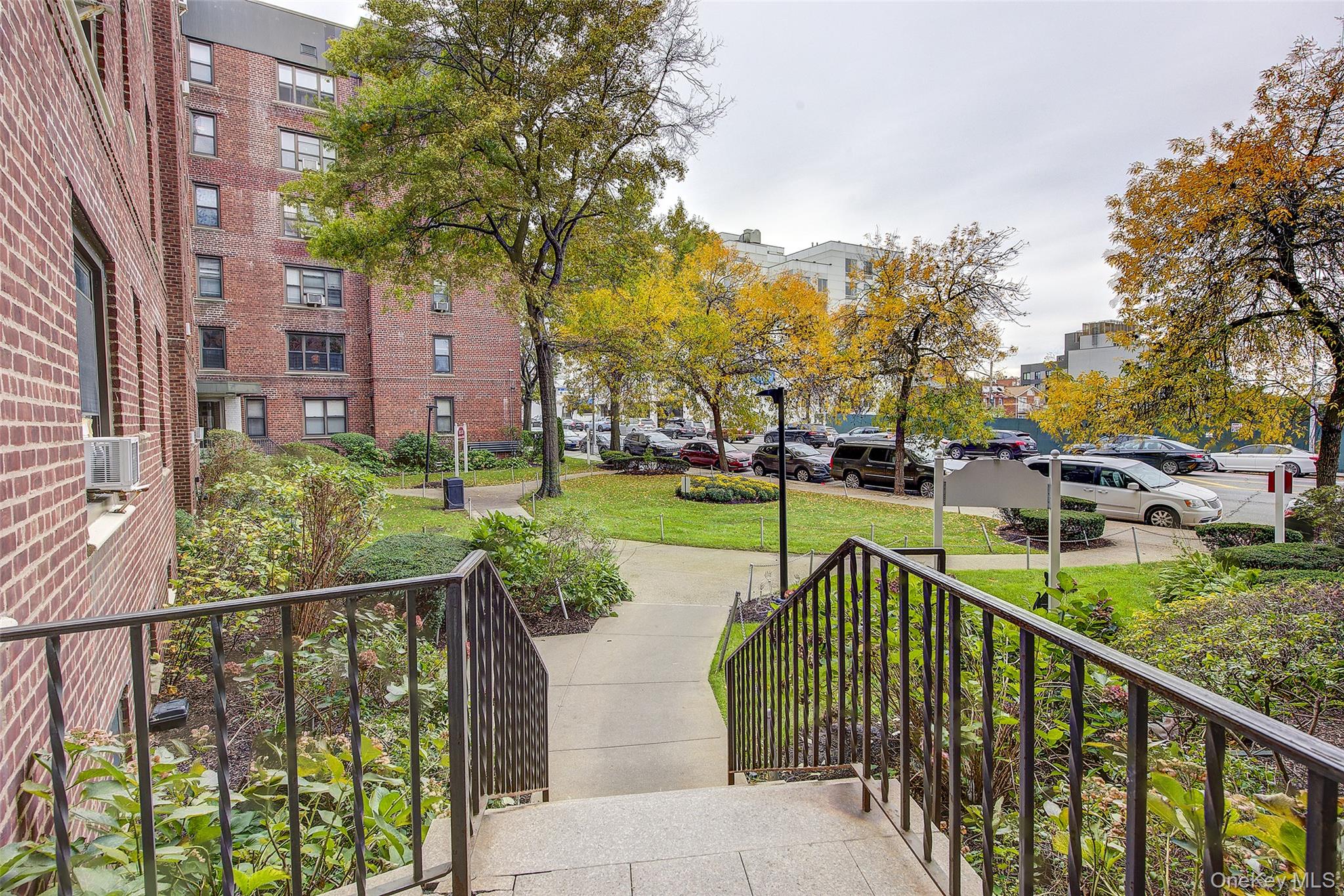 112-30 Northern Boulevard, Unit 1F photo 38