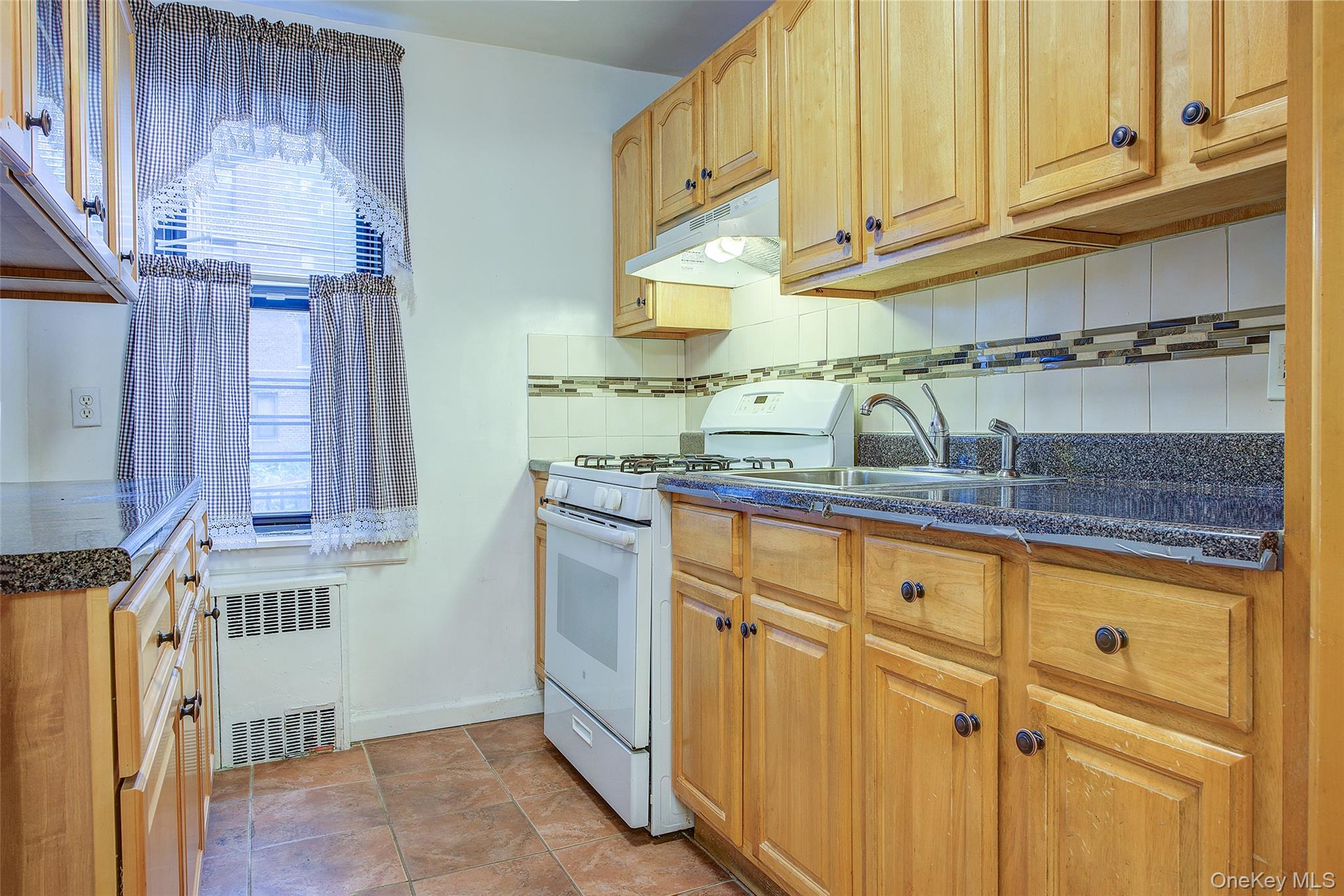 112-30 Northern Boulevard, Unit 1F photo 12