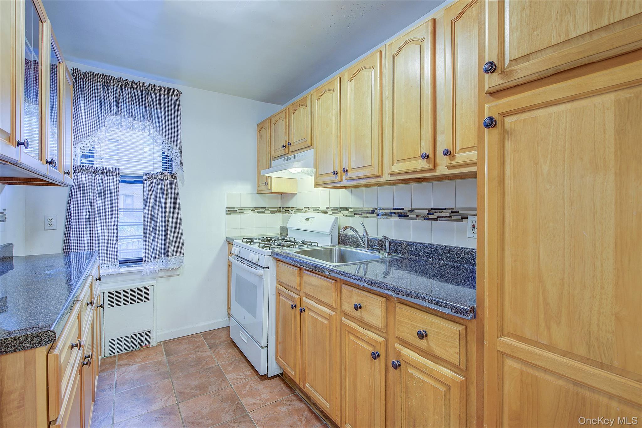112-30 Northern Boulevard, Unit 1F photo 11