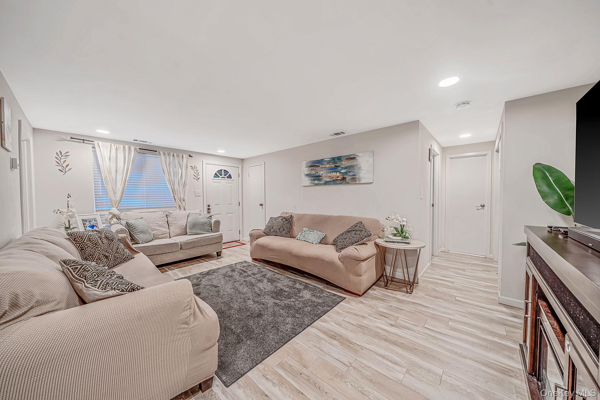100 Birchwood Road, Unit 100 photo 10