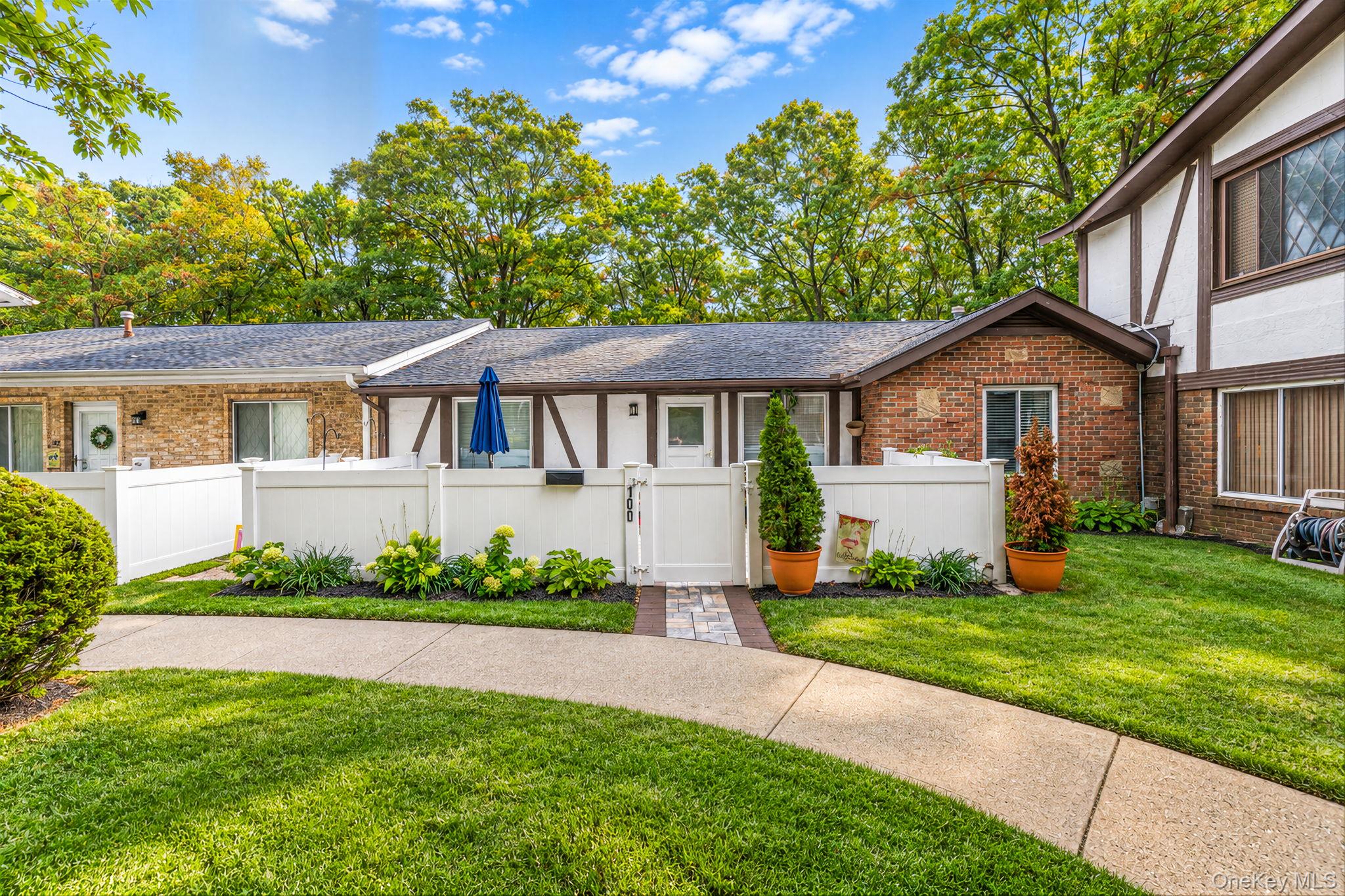 100 Birchwood Road, Unit 100