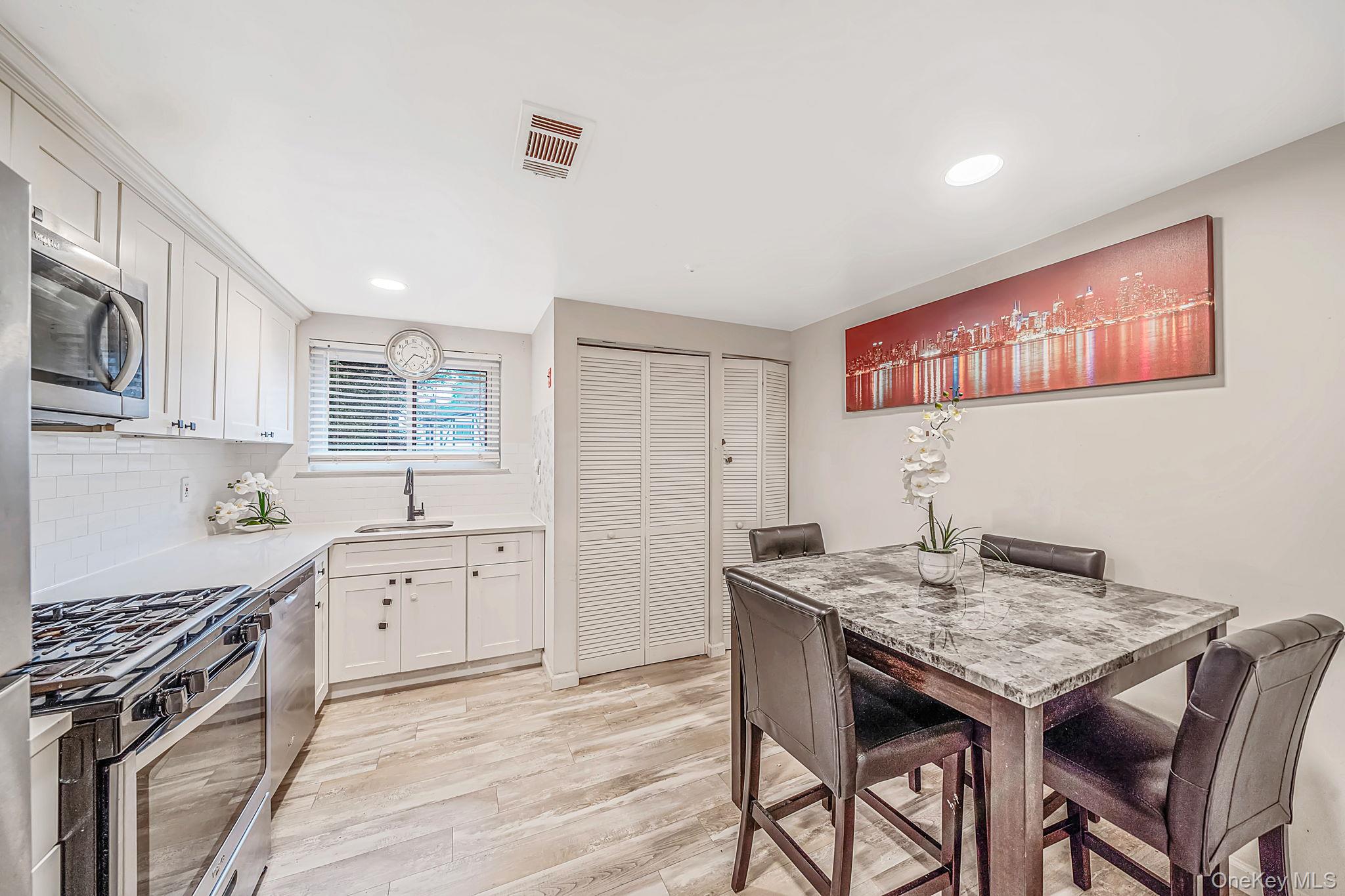 100 Birchwood Road, Unit 100 photo 12
