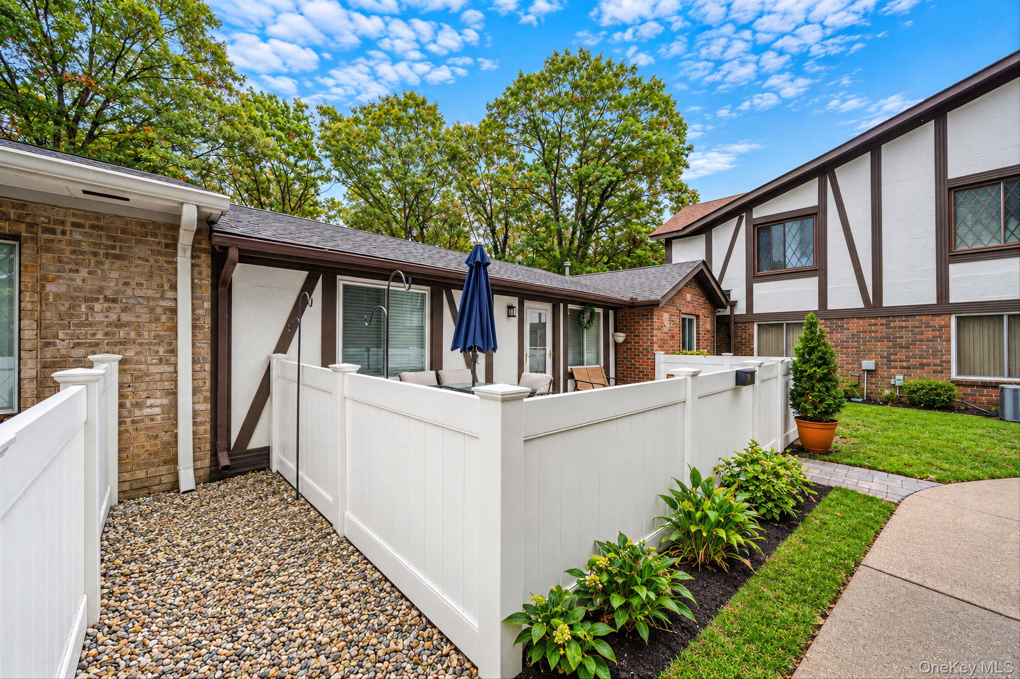 100 Birchwood Road, Unit 100 photo 3