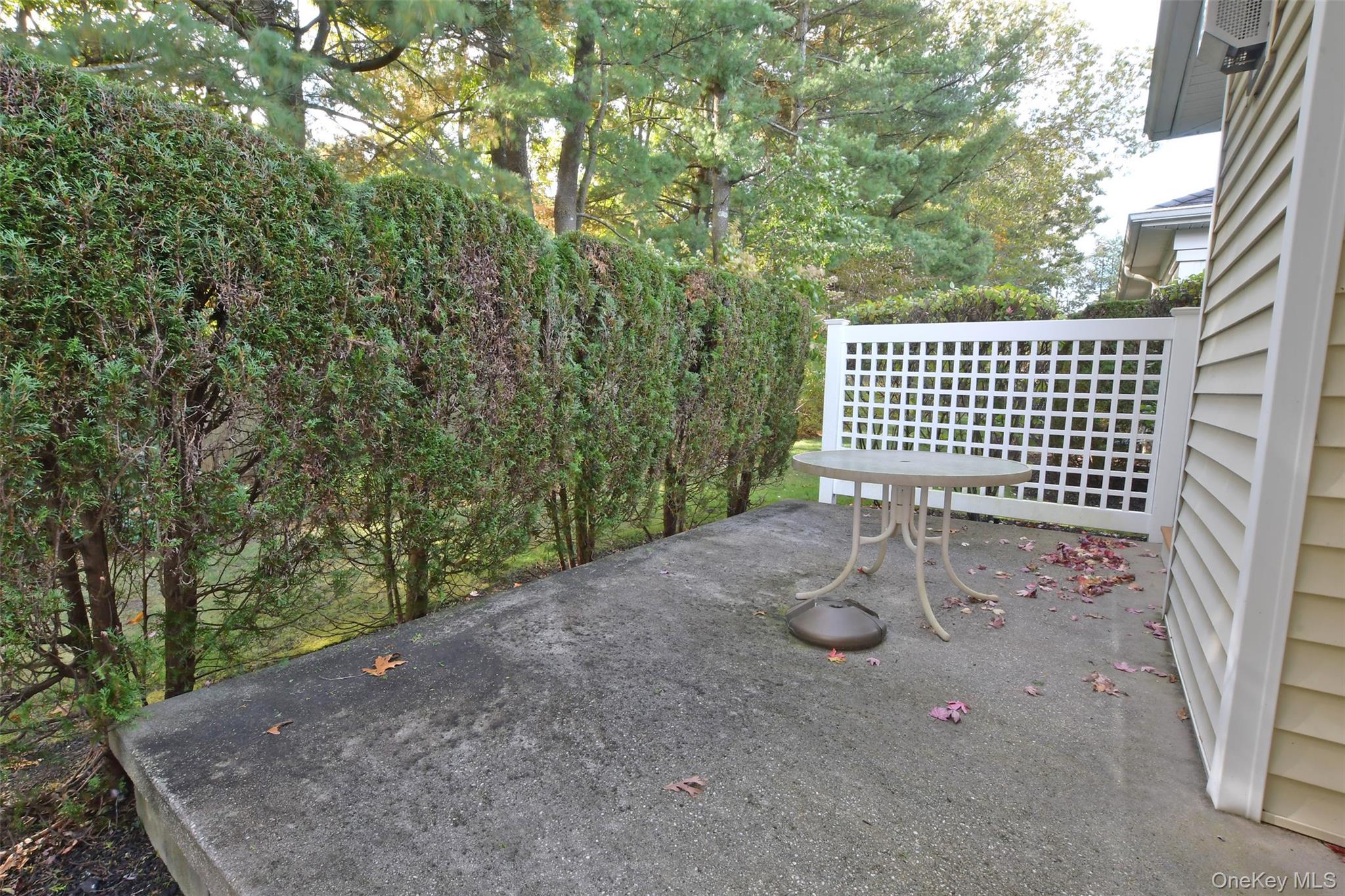 16 Oak Run – For Sale photo 23