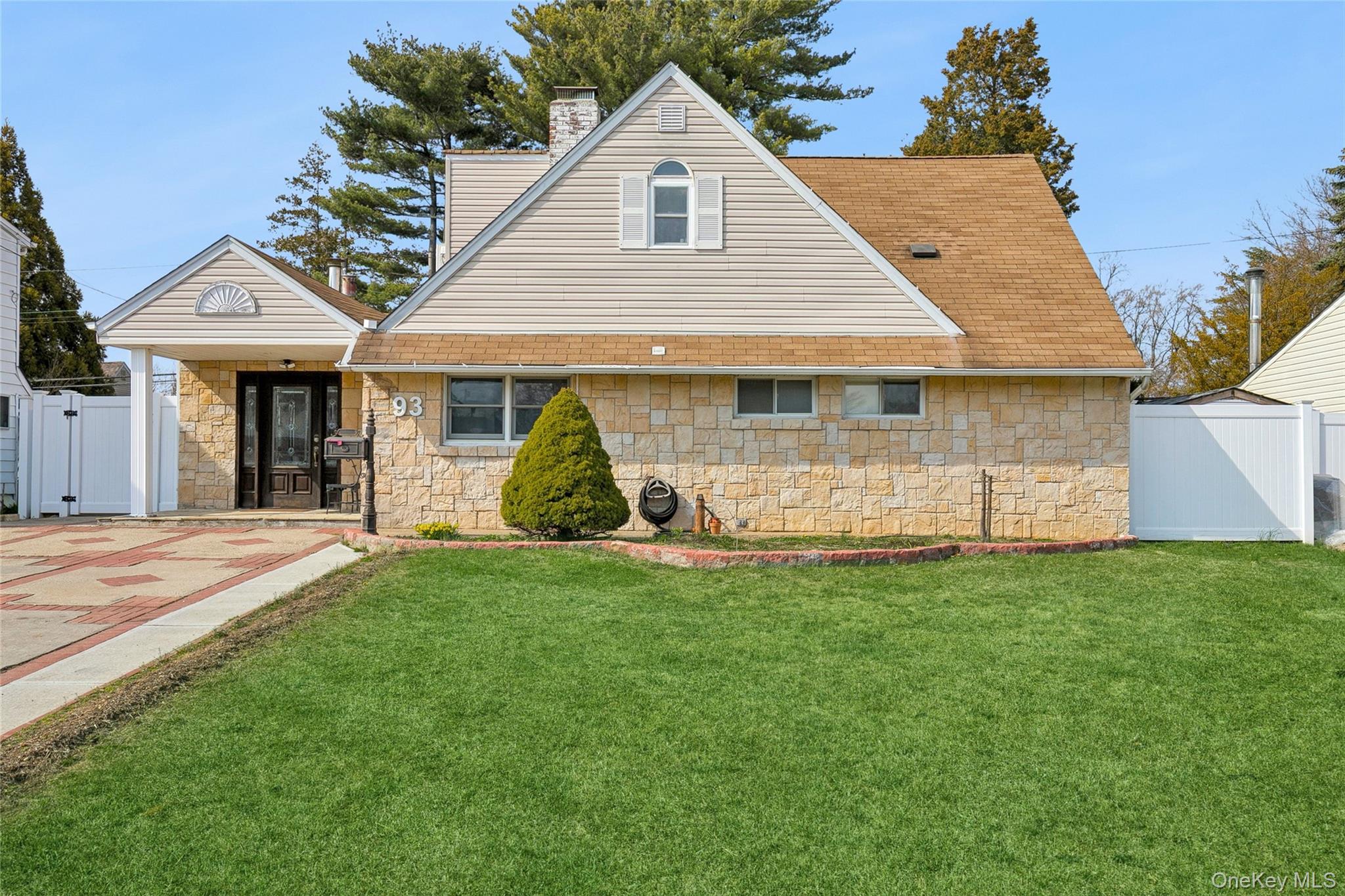 93 Hearth Lane – For Sale