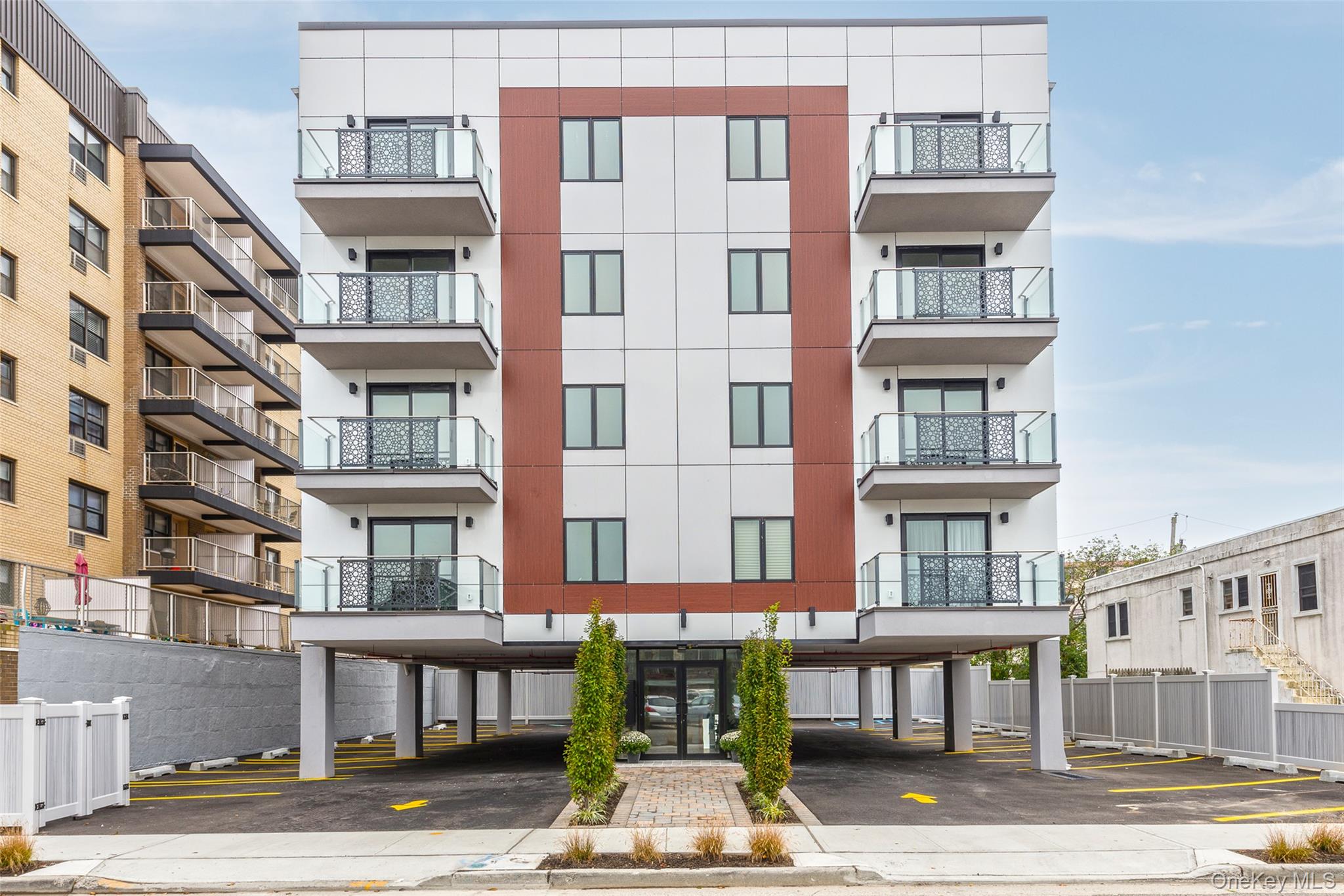 848 E Broadway, Unit 3W