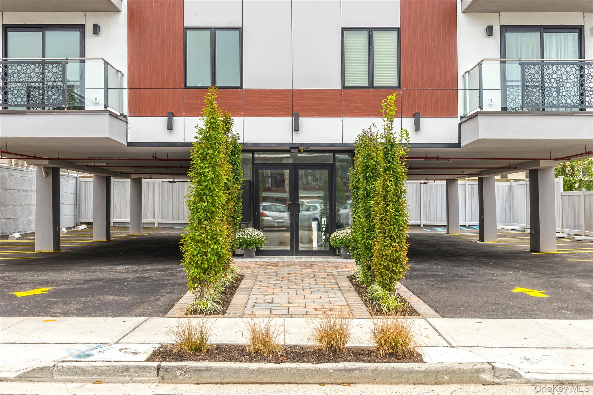 848 E Broadway, Unit 3W photo 6