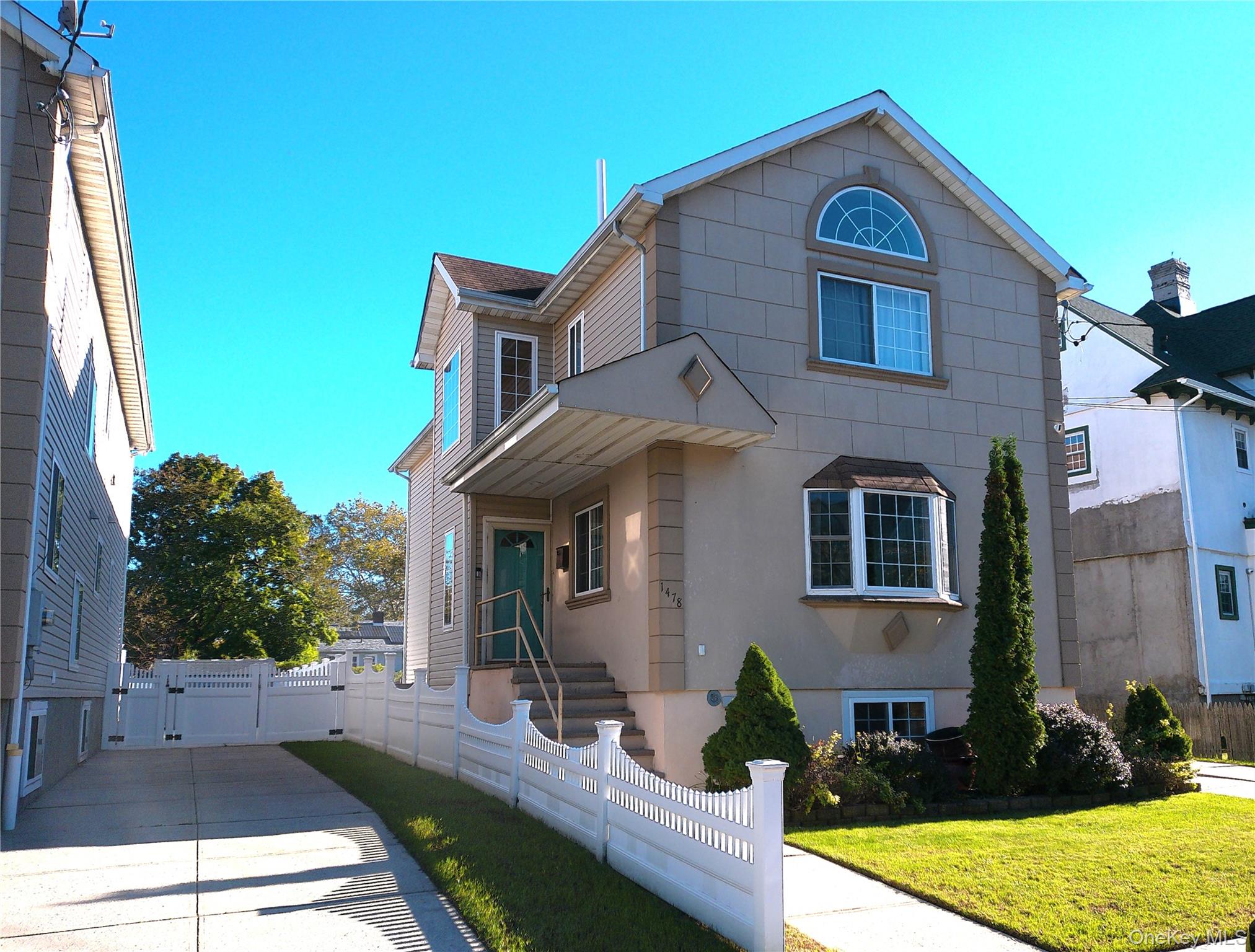 1478 Dunbar Street – For Sale