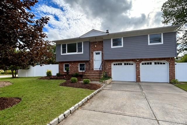 11 Lakeview Drive W – For Sale