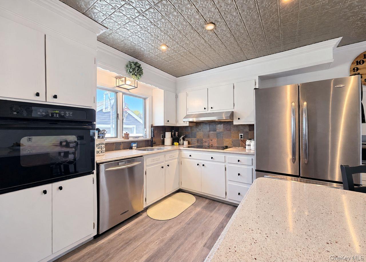 8 Perry Place – For Sale photo 2