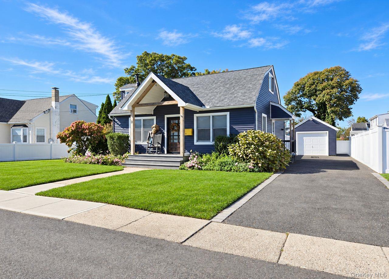 8 Perry Place – For Sale