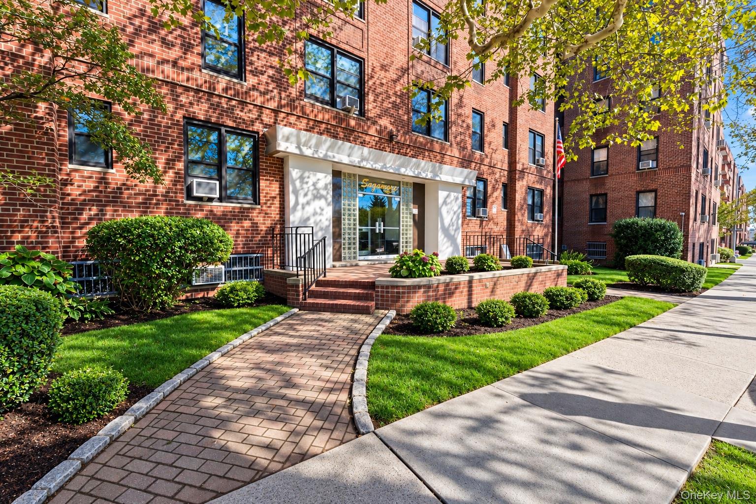 84-31 Van Wyck Expressway Van Wyck Expressway Expressway, Unit 2B
