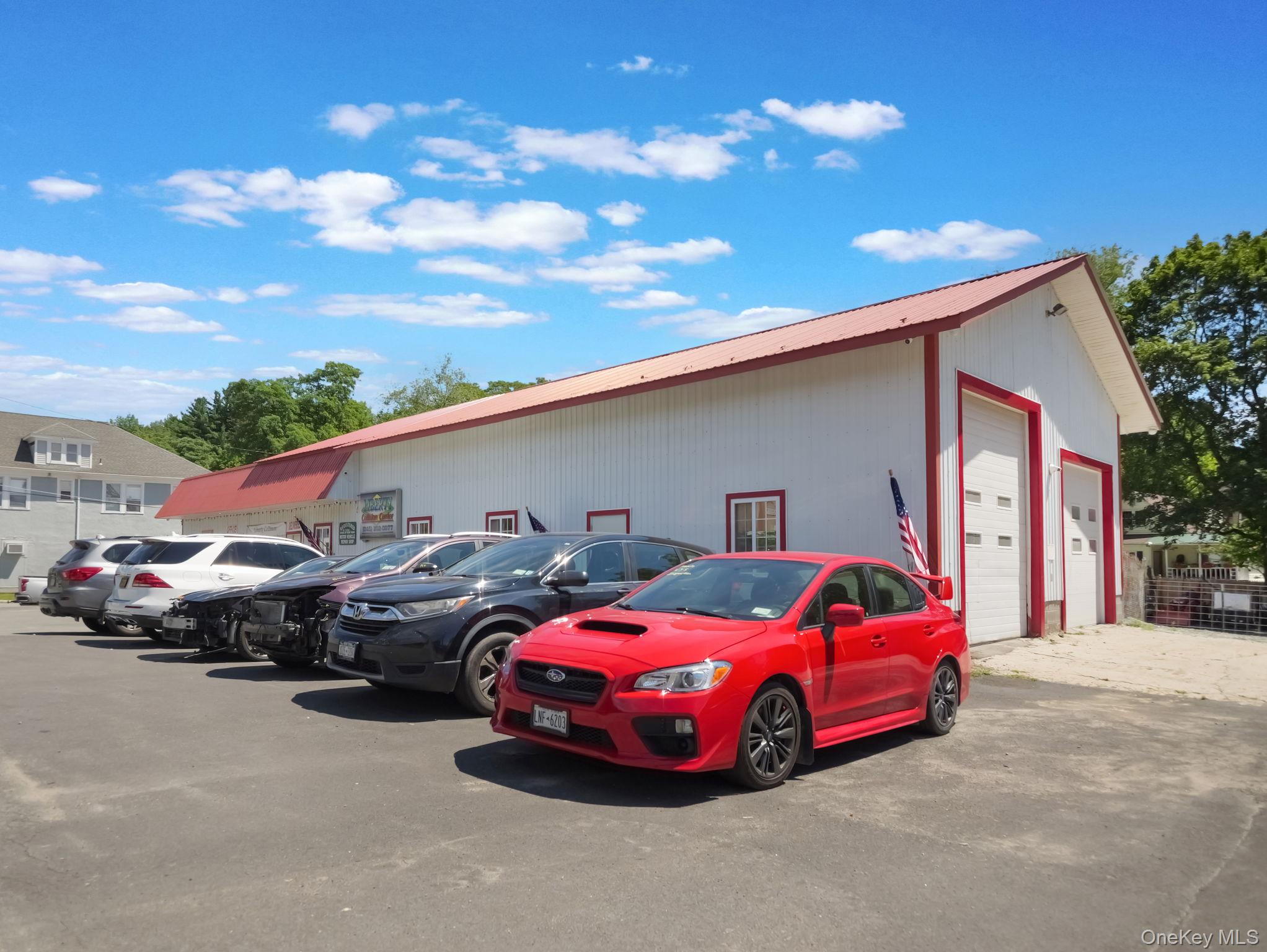 301 N Main Street – For Sale photo 3