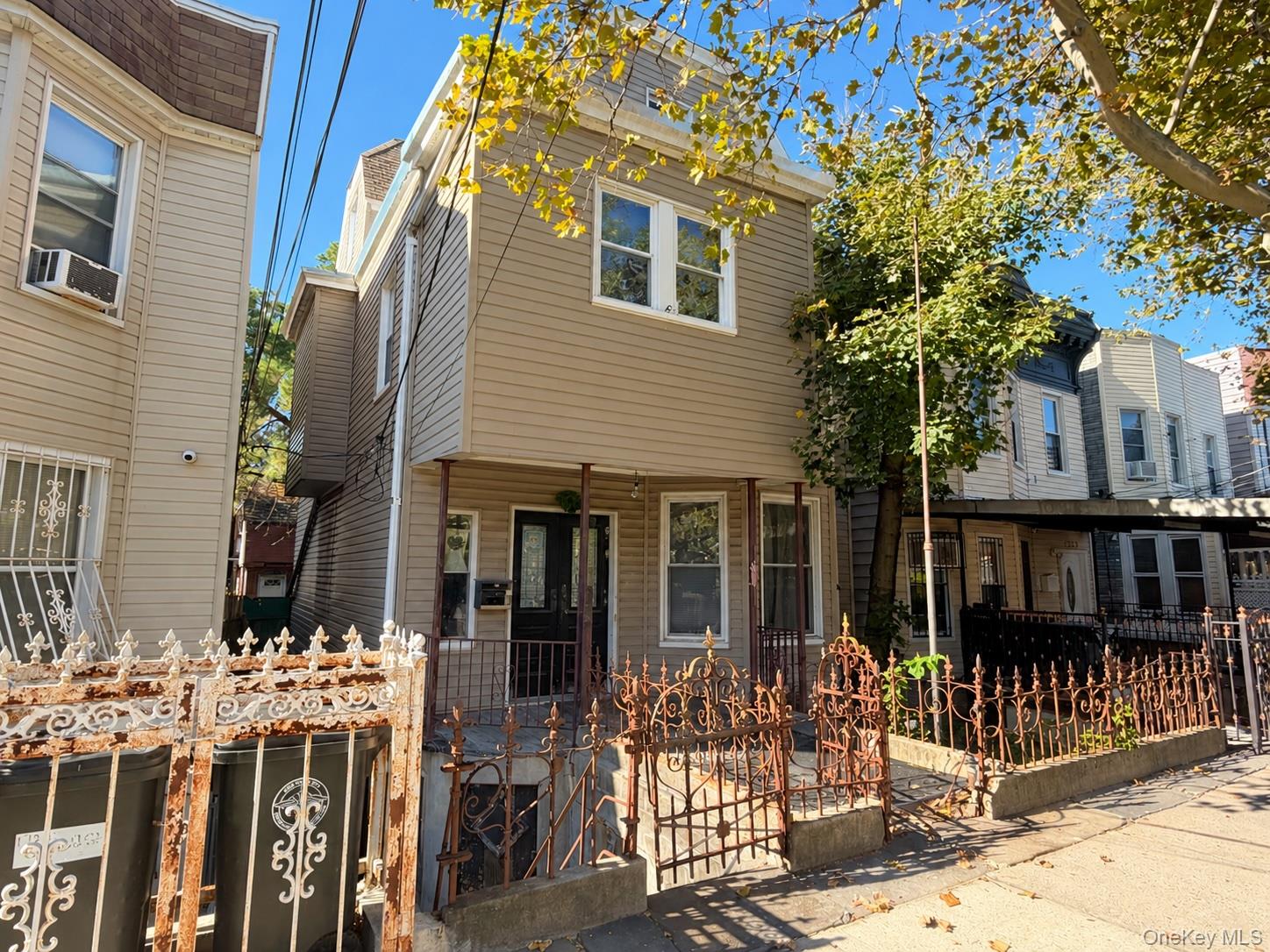 1727 Garfield Street – For Sale