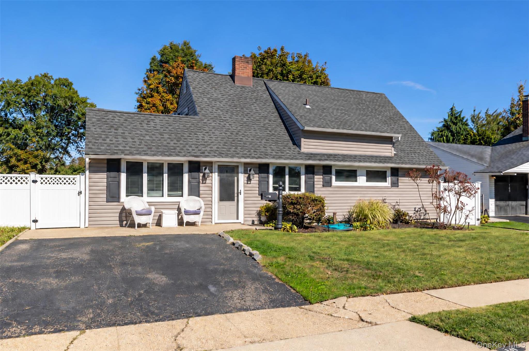 141 Horn Lane – For Sale photo 2