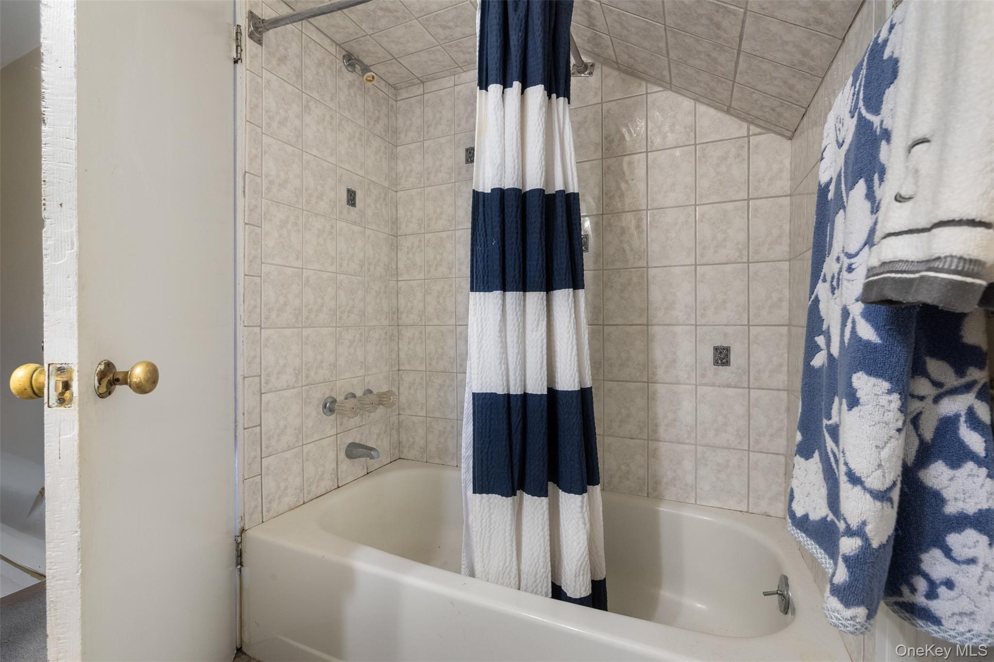 141 Horn Lane – For Sale photo 18