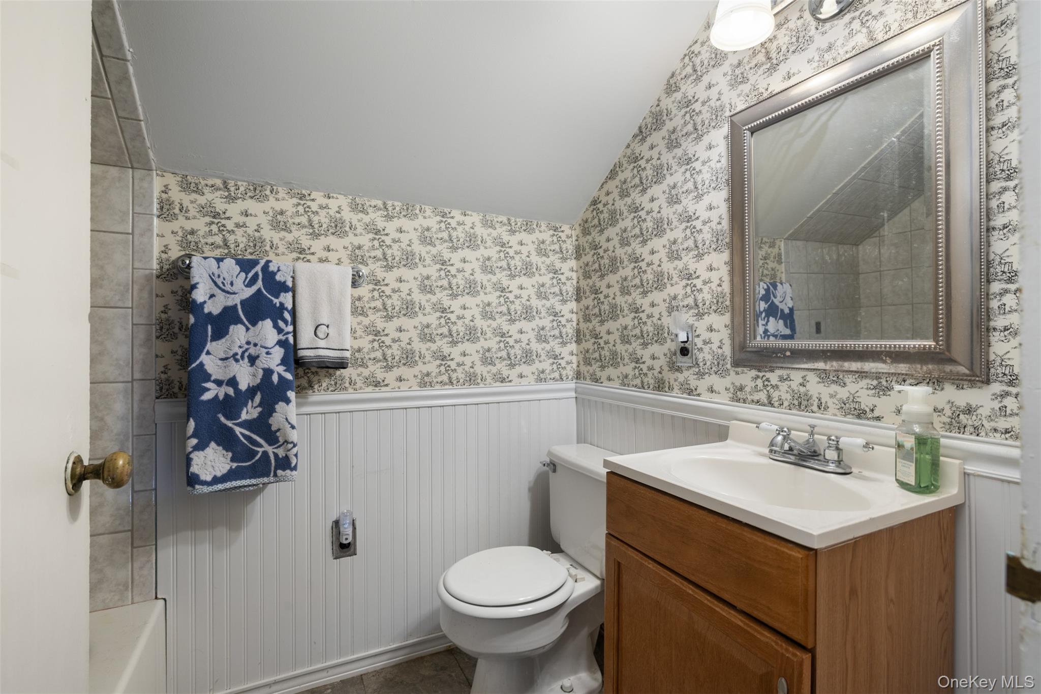 141 Horn Lane – For Sale photo 16