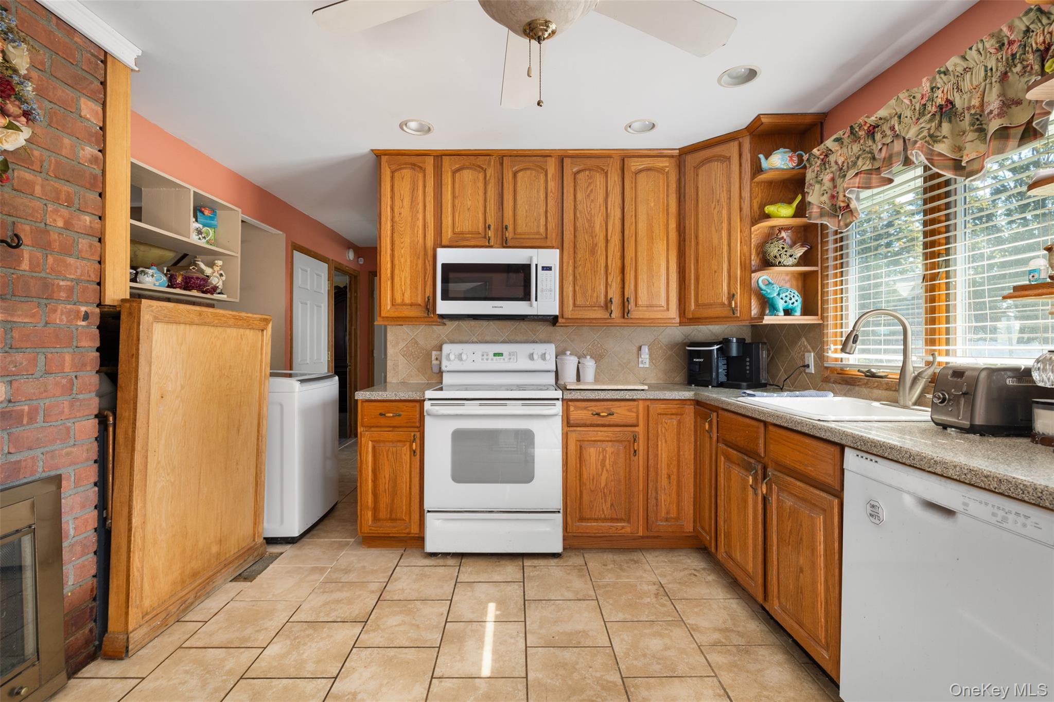 141 Horn Lane – For Sale photo 4