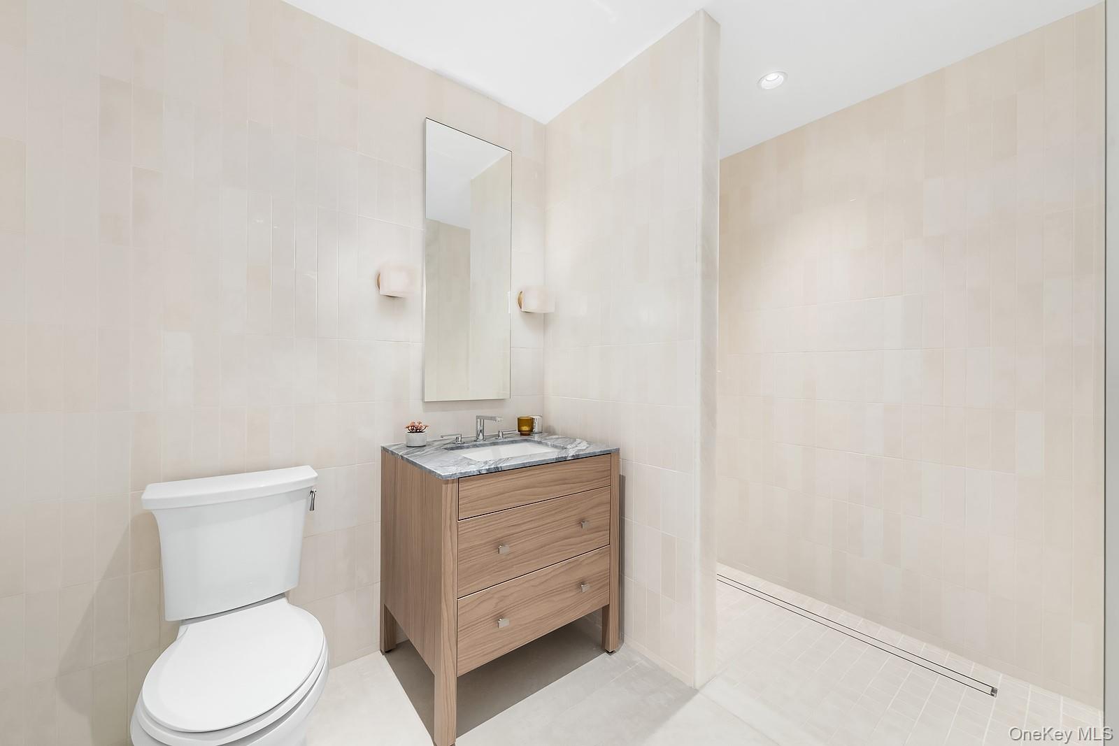 30-55 Vernon Boulevard, Unit 6A photo 3