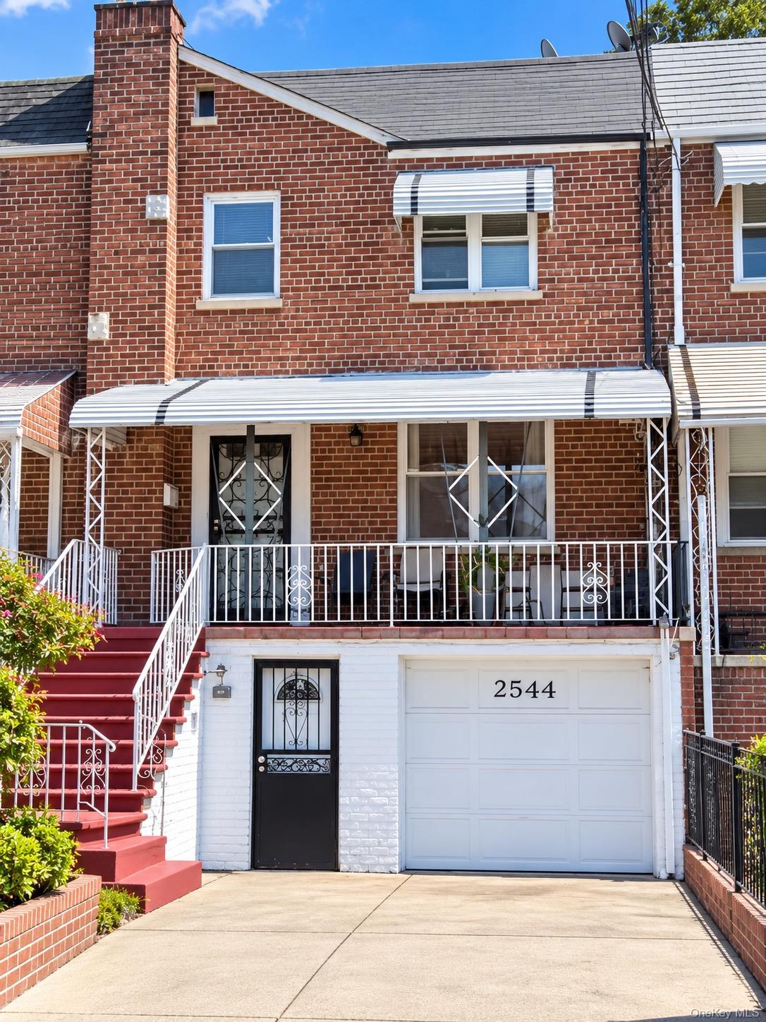 2544 Bronxwood Avenue – For Sale