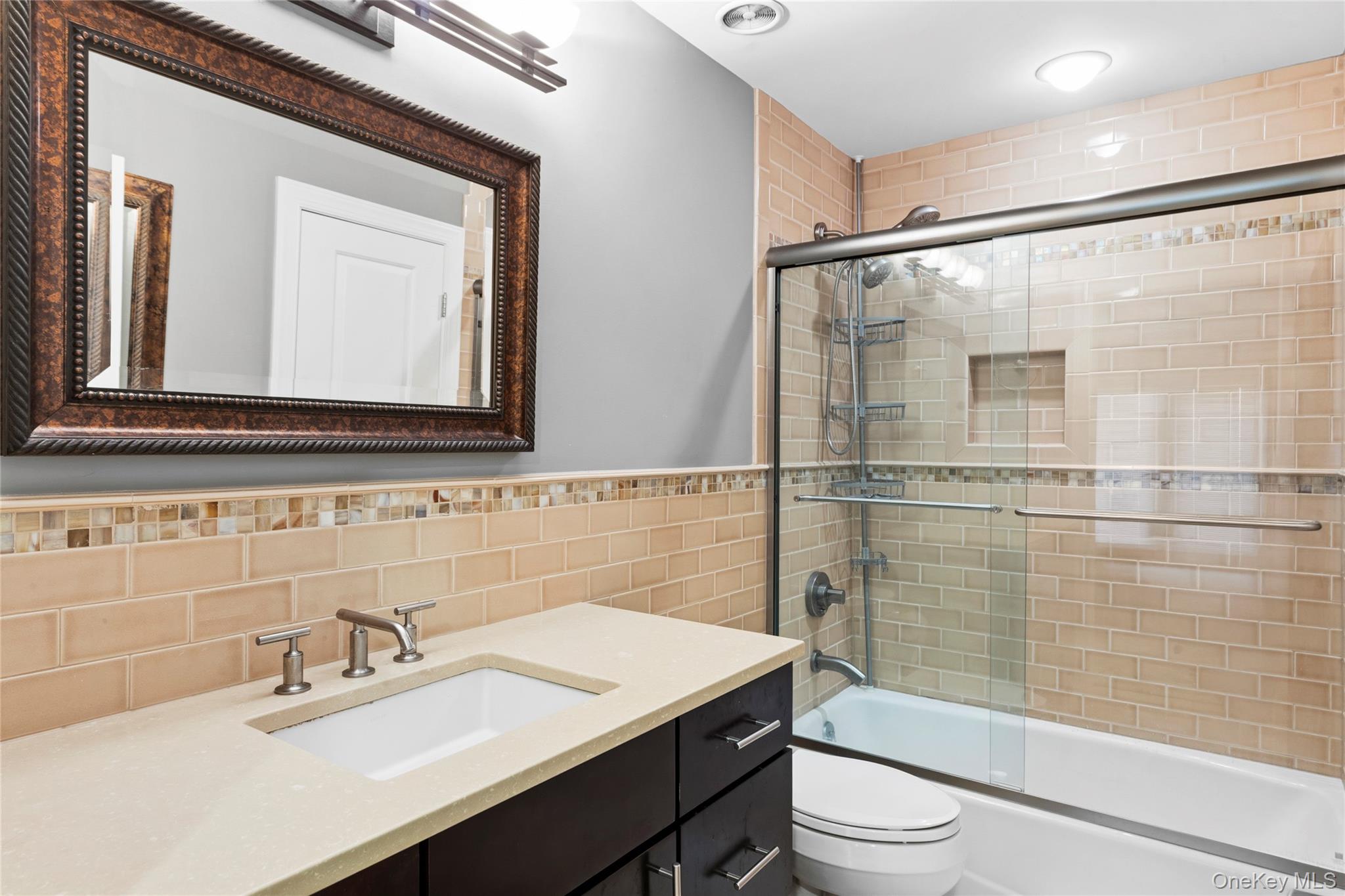 11 Theresa Lane – For Sale photo 17