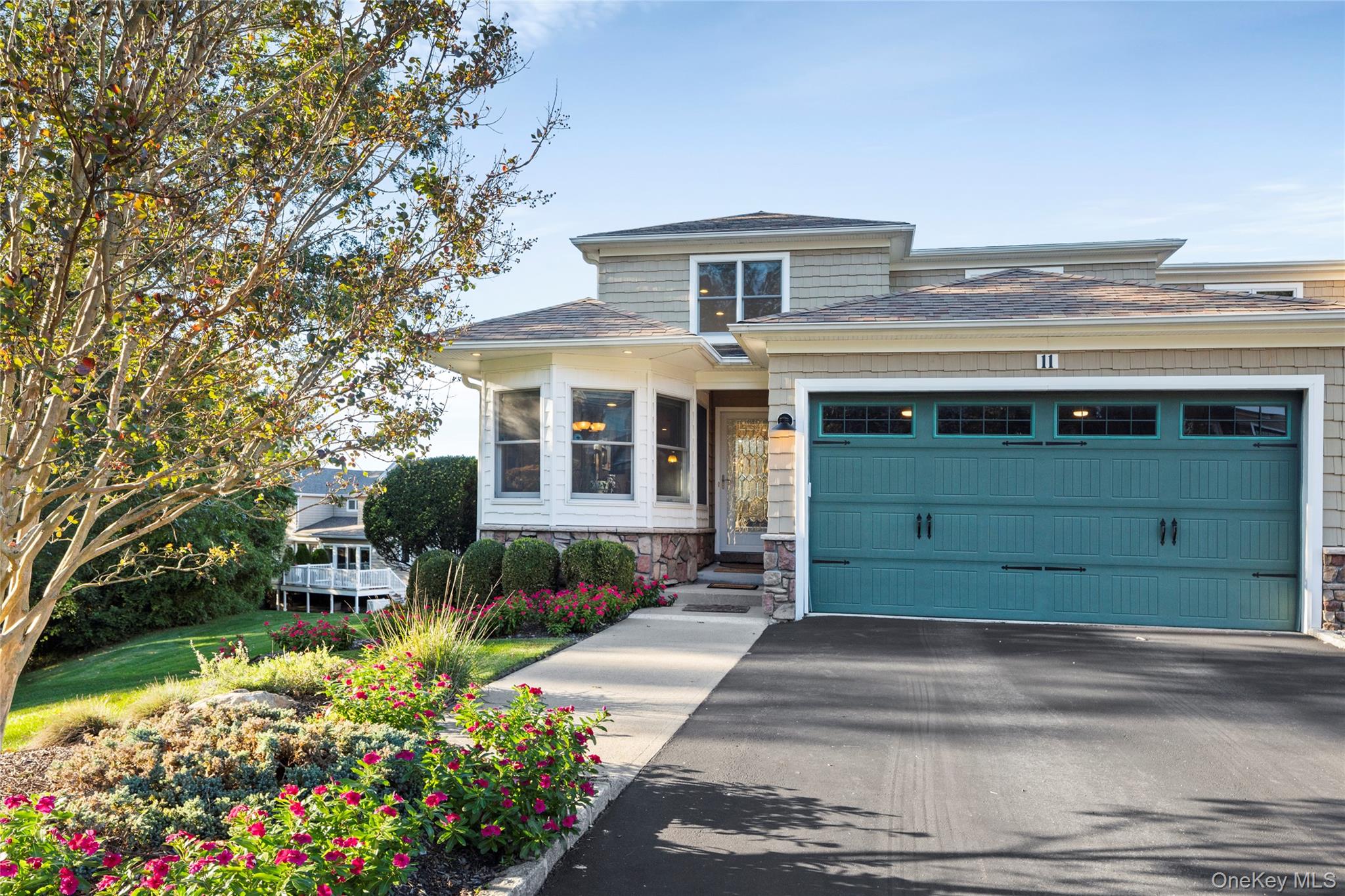 11 Theresa Lane – For Sale