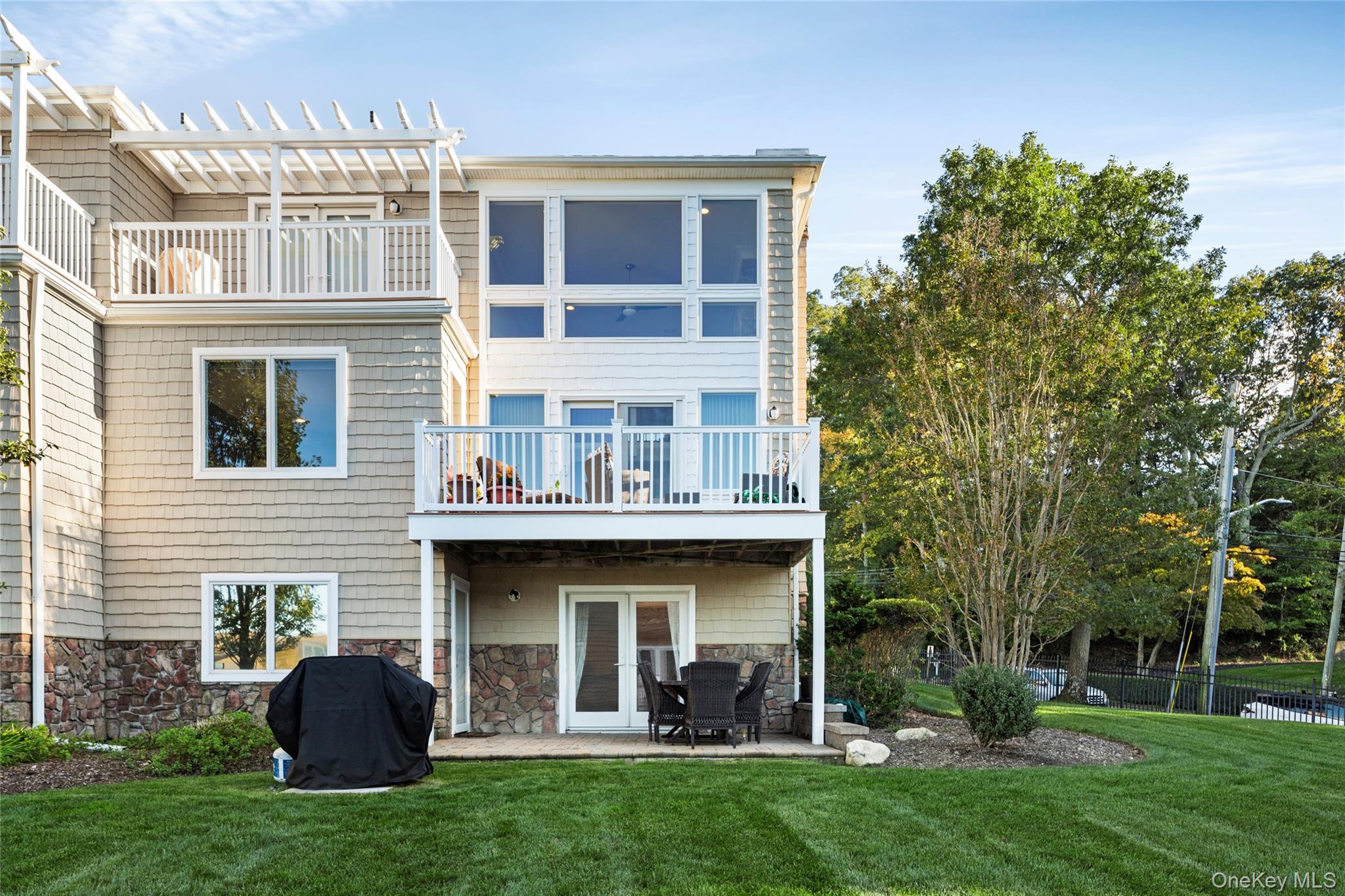 11 Theresa Lane – For Sale photo 5
