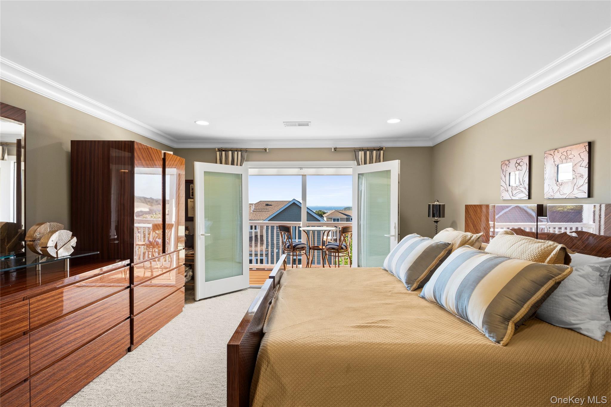 11 Theresa Lane – For Sale photo 16