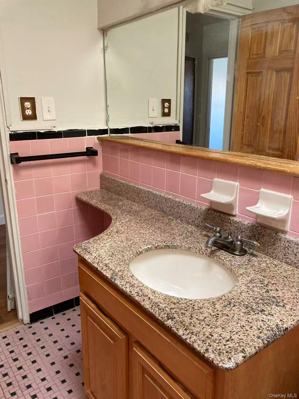20-28 Utopia Parkway – For Rent photo 4