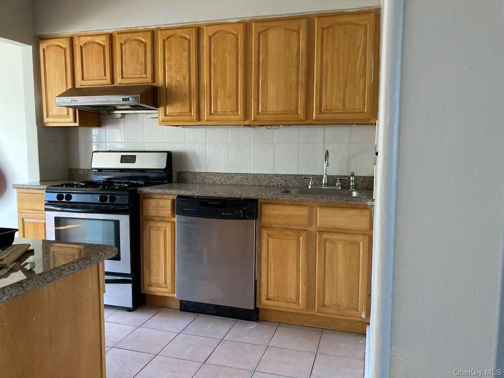 20-28 Utopia Parkway – For Rent