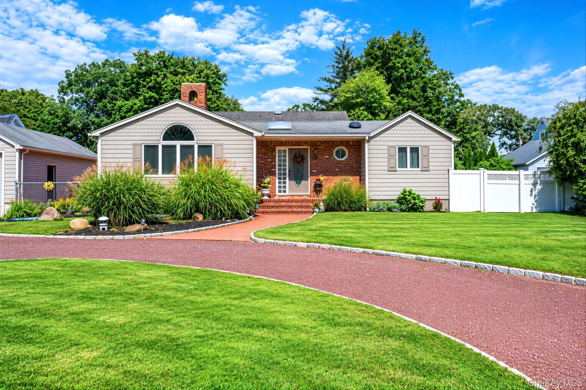 37 Florence Avenue – For Sale photo 2