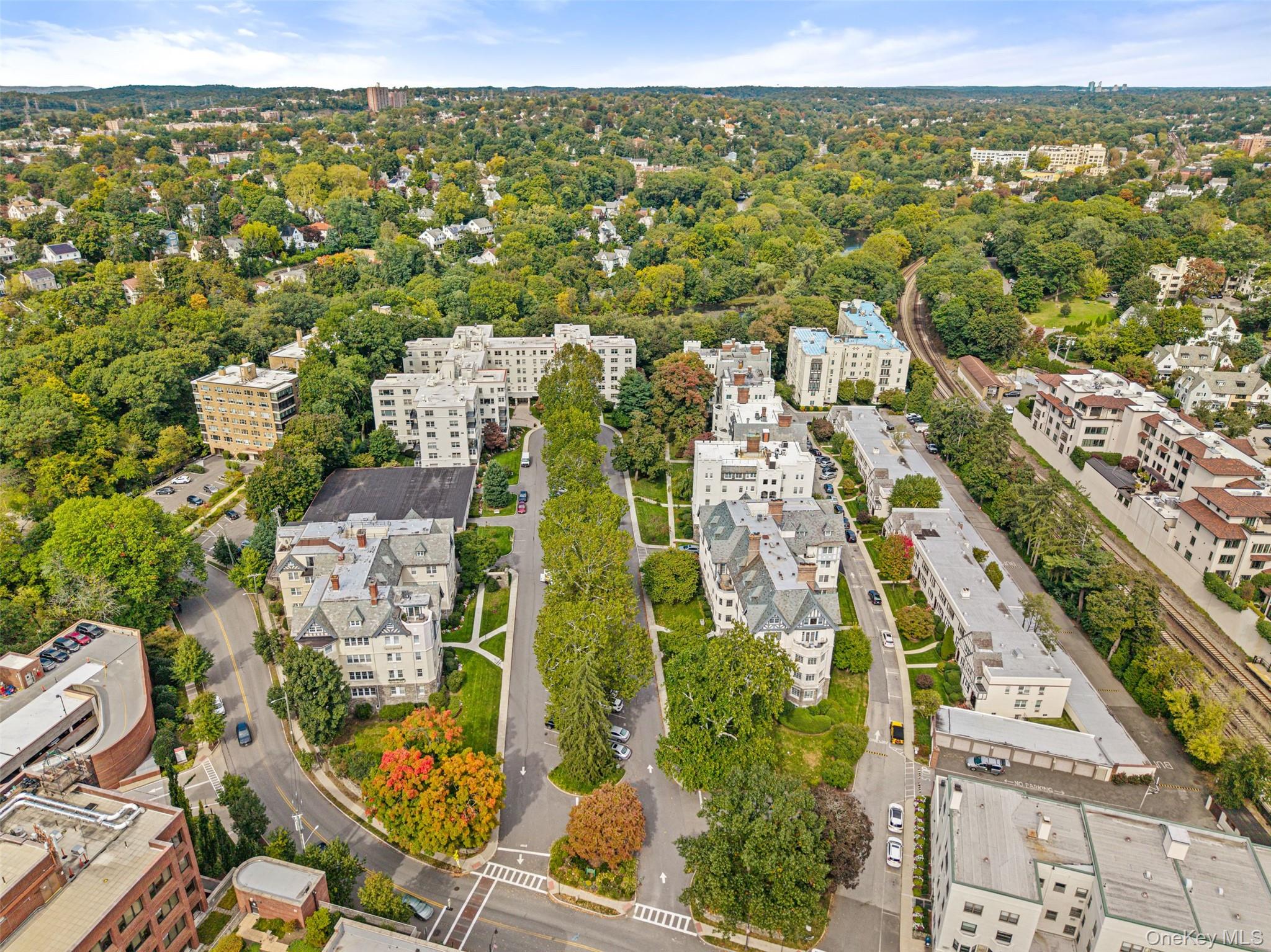 2 Stoneleigh Plaza, Unit 6I photo 19