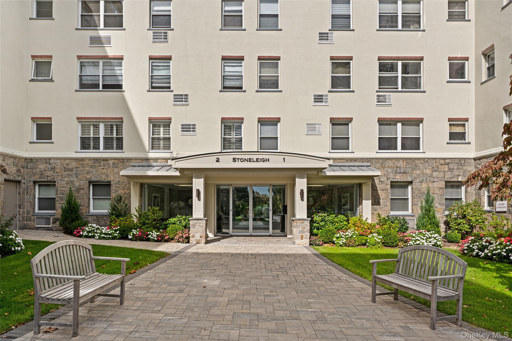2 Stoneleigh Plaza, Unit 6I photo 18