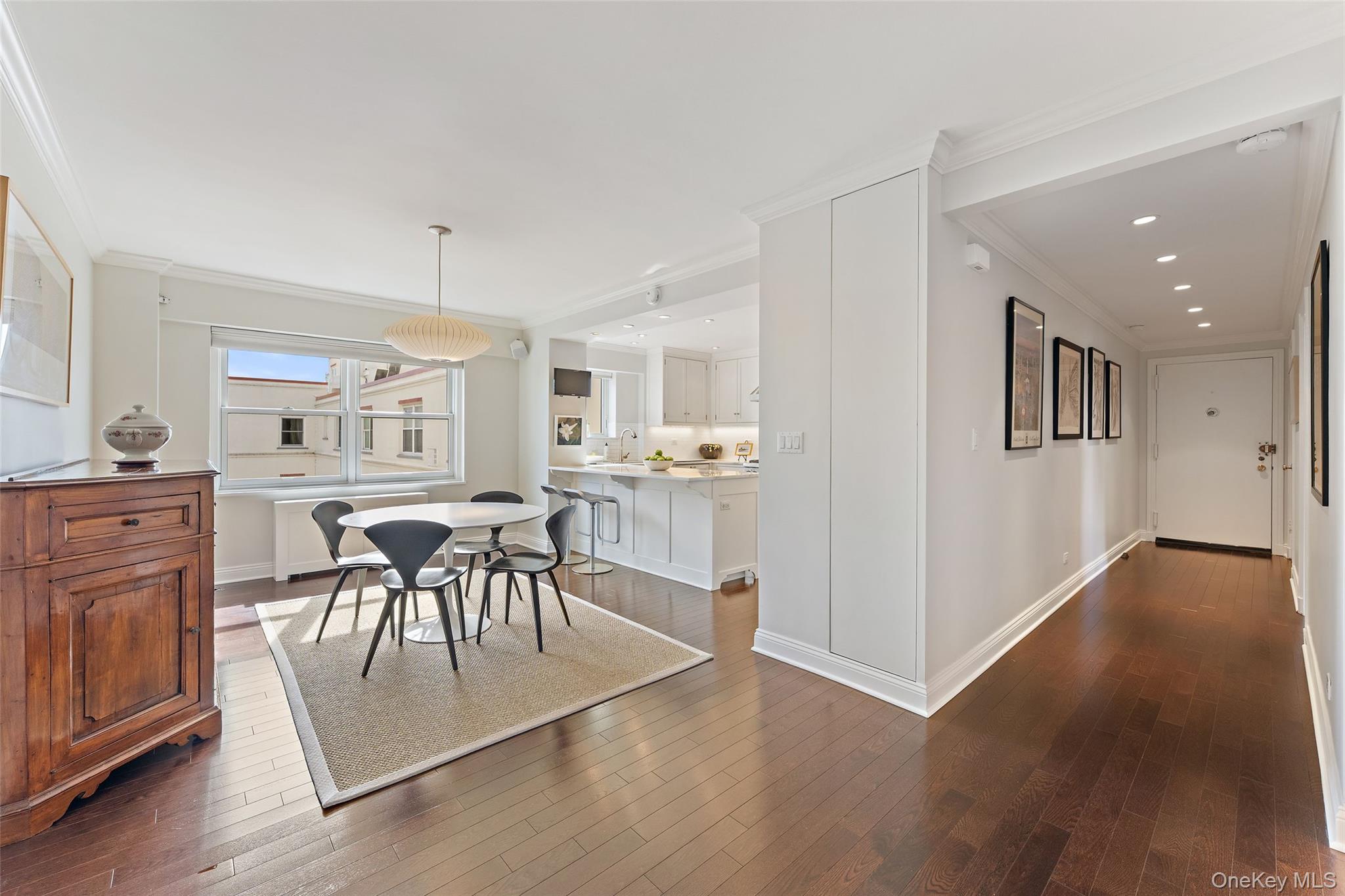 2 Stoneleigh Plaza, Unit 6I photo 6