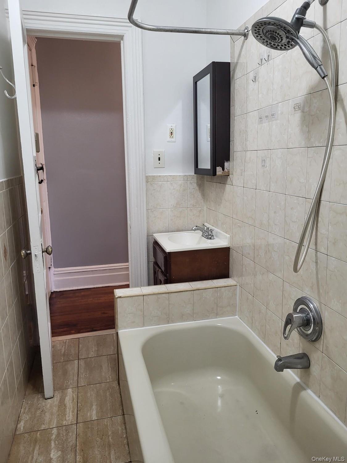 145 S 4th Avenue, Unit 8 photo 5