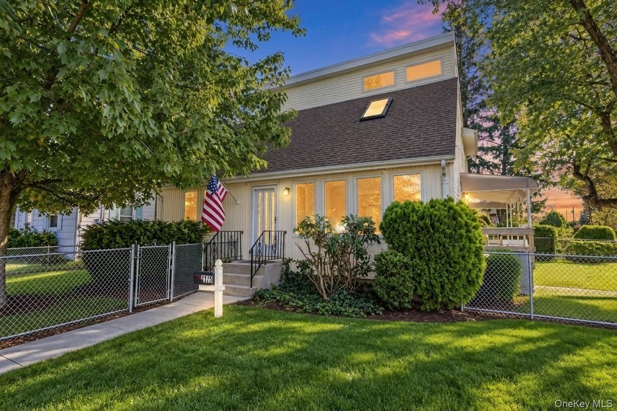 2176 6th Street – For Sale