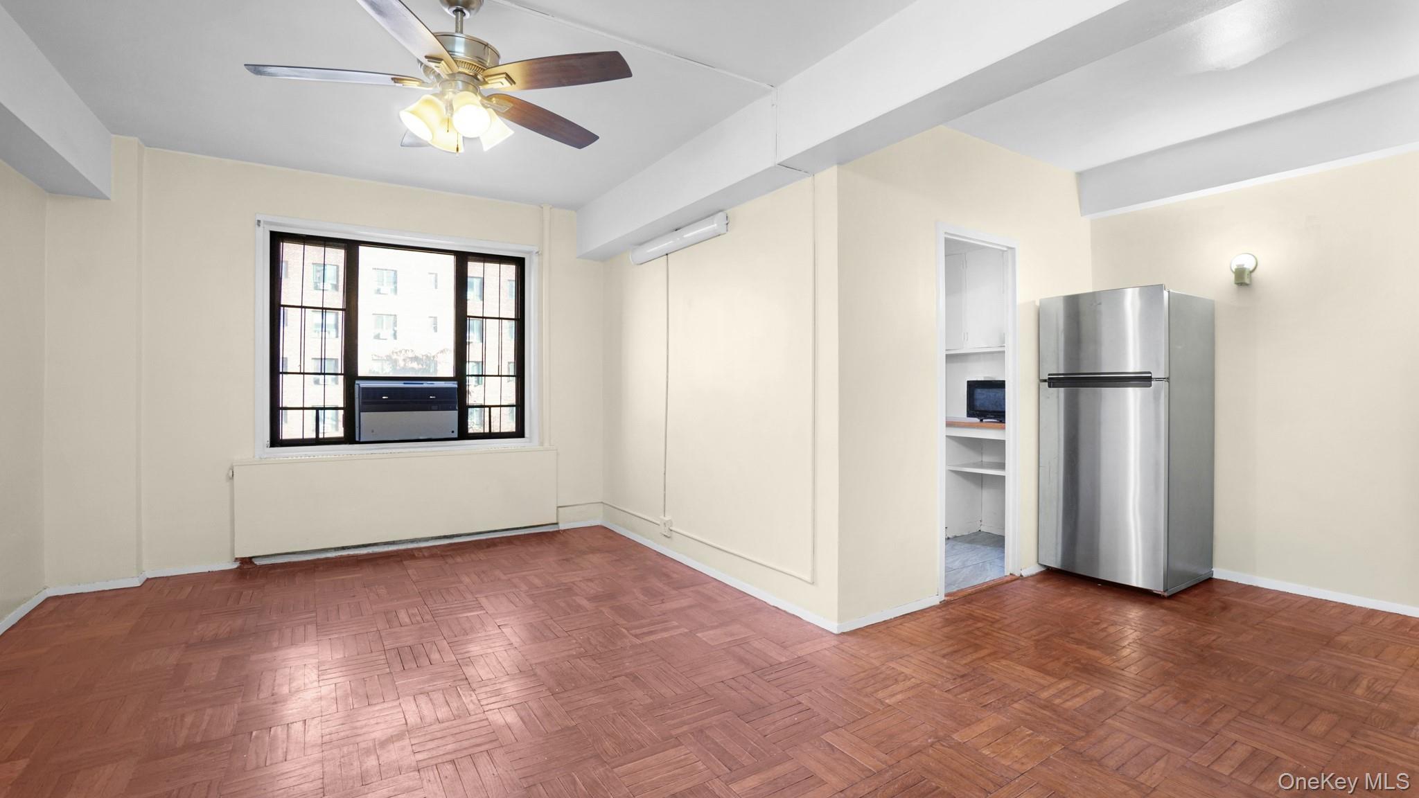 1410 Metropolitan Avenue, Unit 3I photo 5