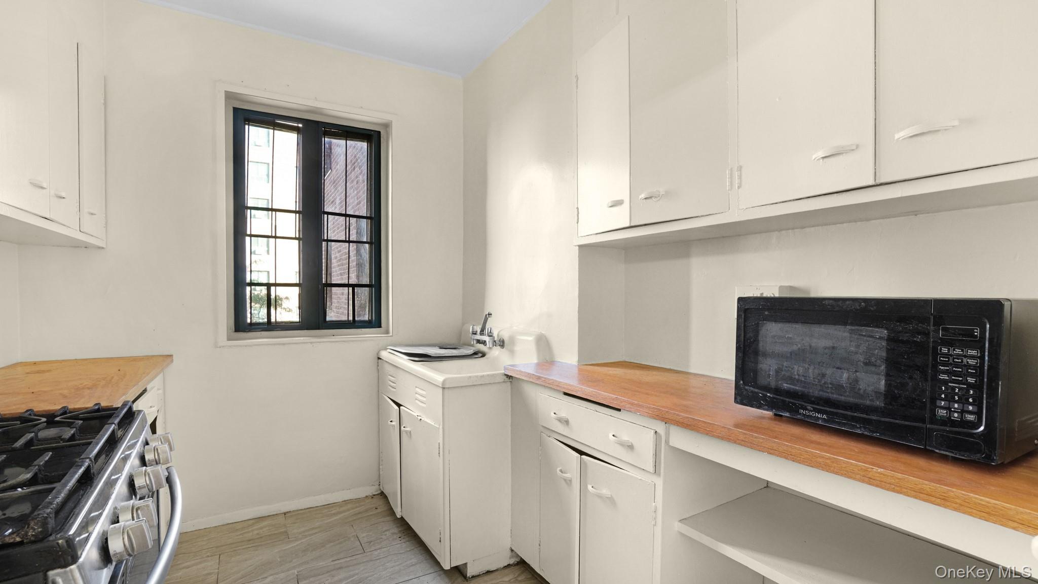 1410 Metropolitan Avenue, Unit 3I photo 8