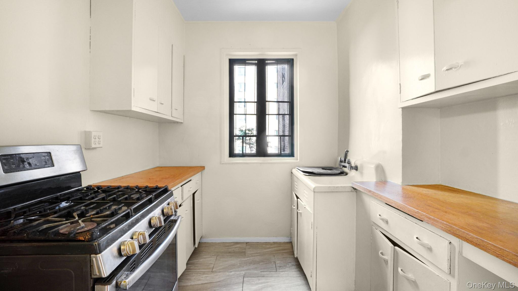 1410 Metropolitan Avenue, Unit 3I photo 7