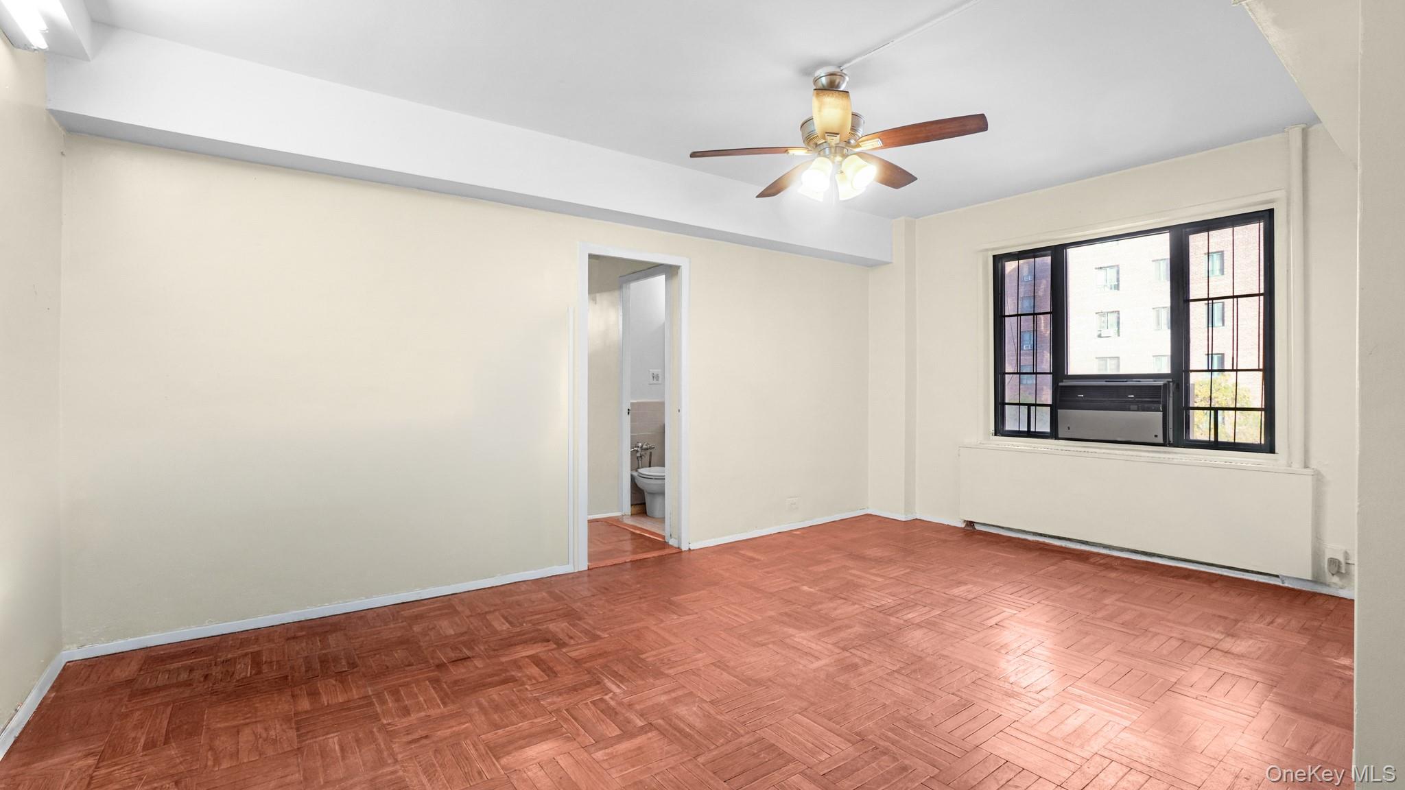 1410 Metropolitan Avenue, Unit 3I photo 4