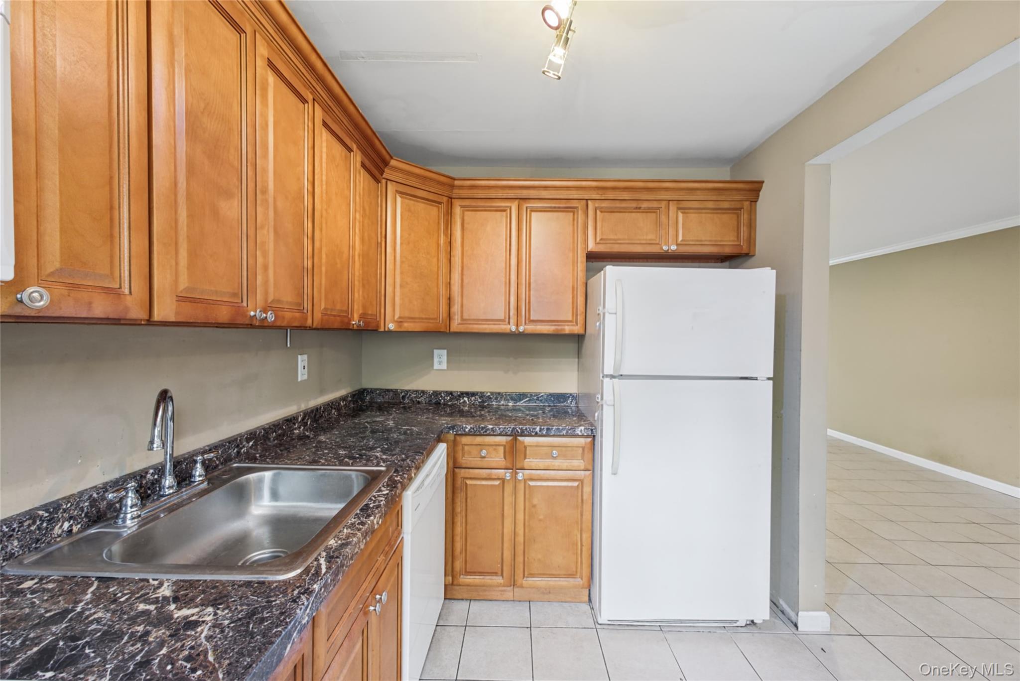 1206 Towne House Village – For Sale photo 13
