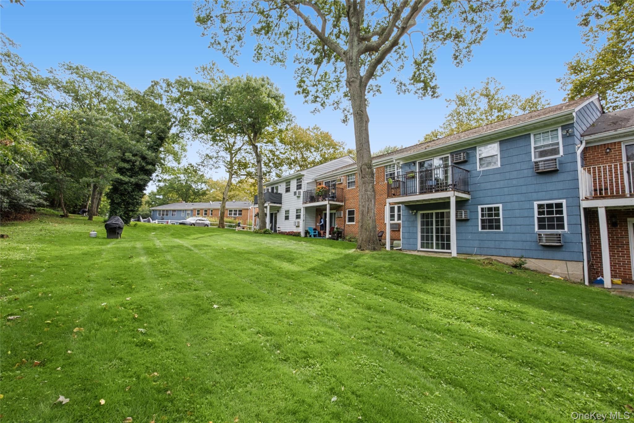 1206 Towne House Village – For Sale photo 32