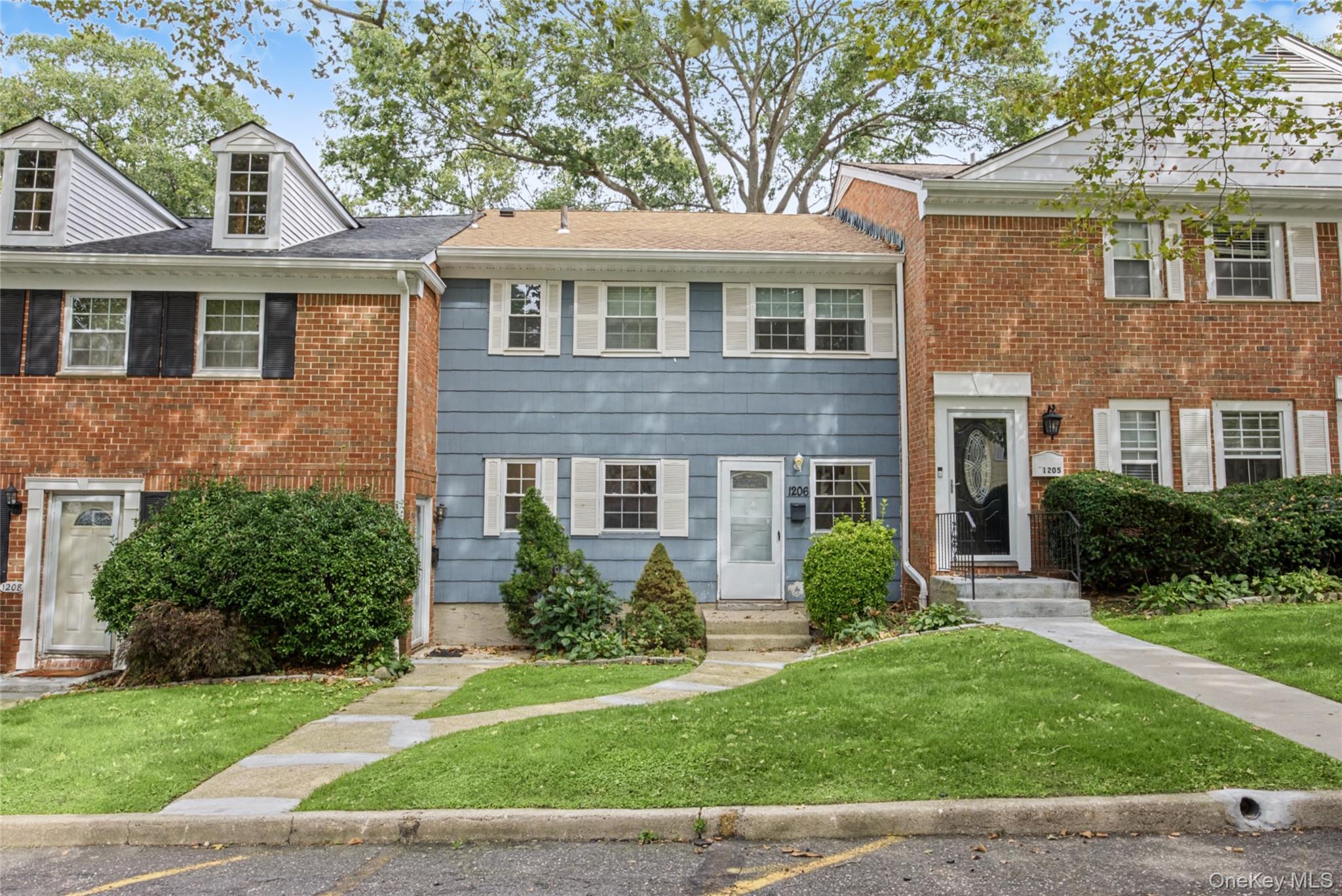 1206 Towne House Village – For Sale