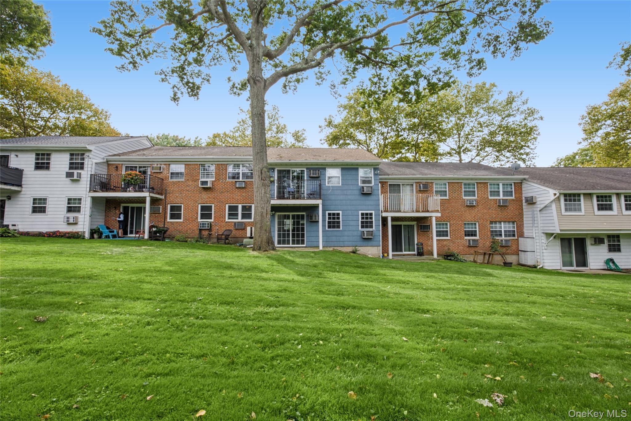 1206 Towne House Village – For Sale photo 31