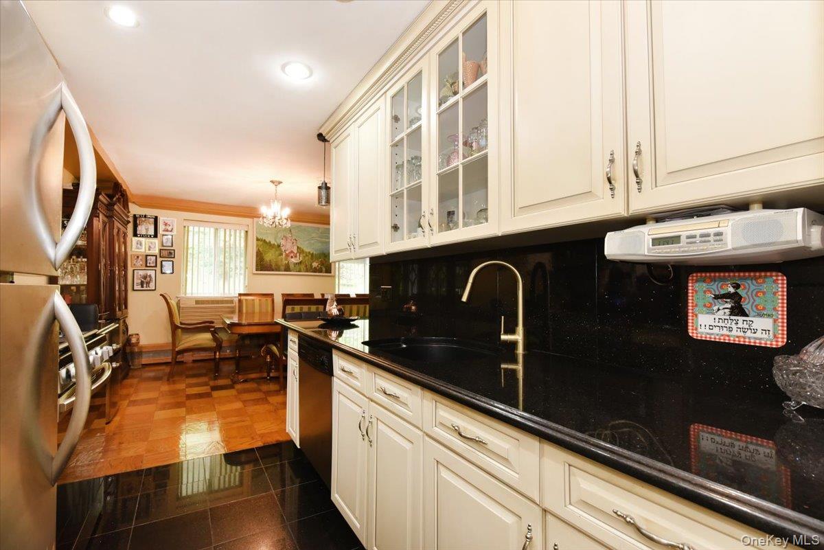 320 East Shore Road, Unit 15A photo 12