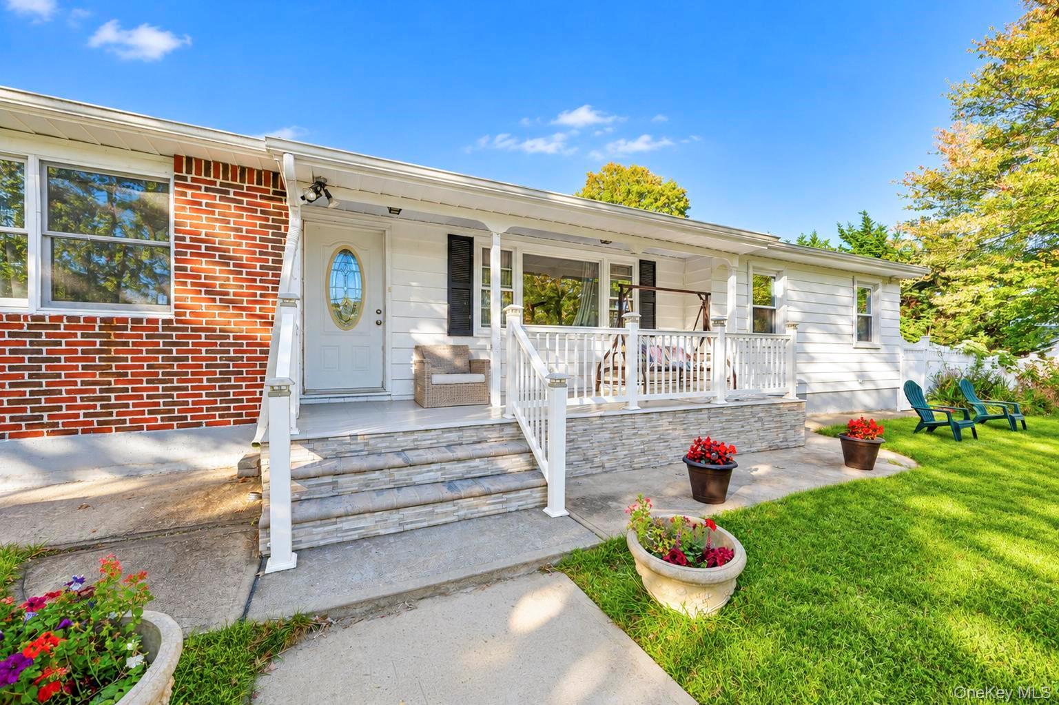 431 Blue Point Road – For Sale photo 4