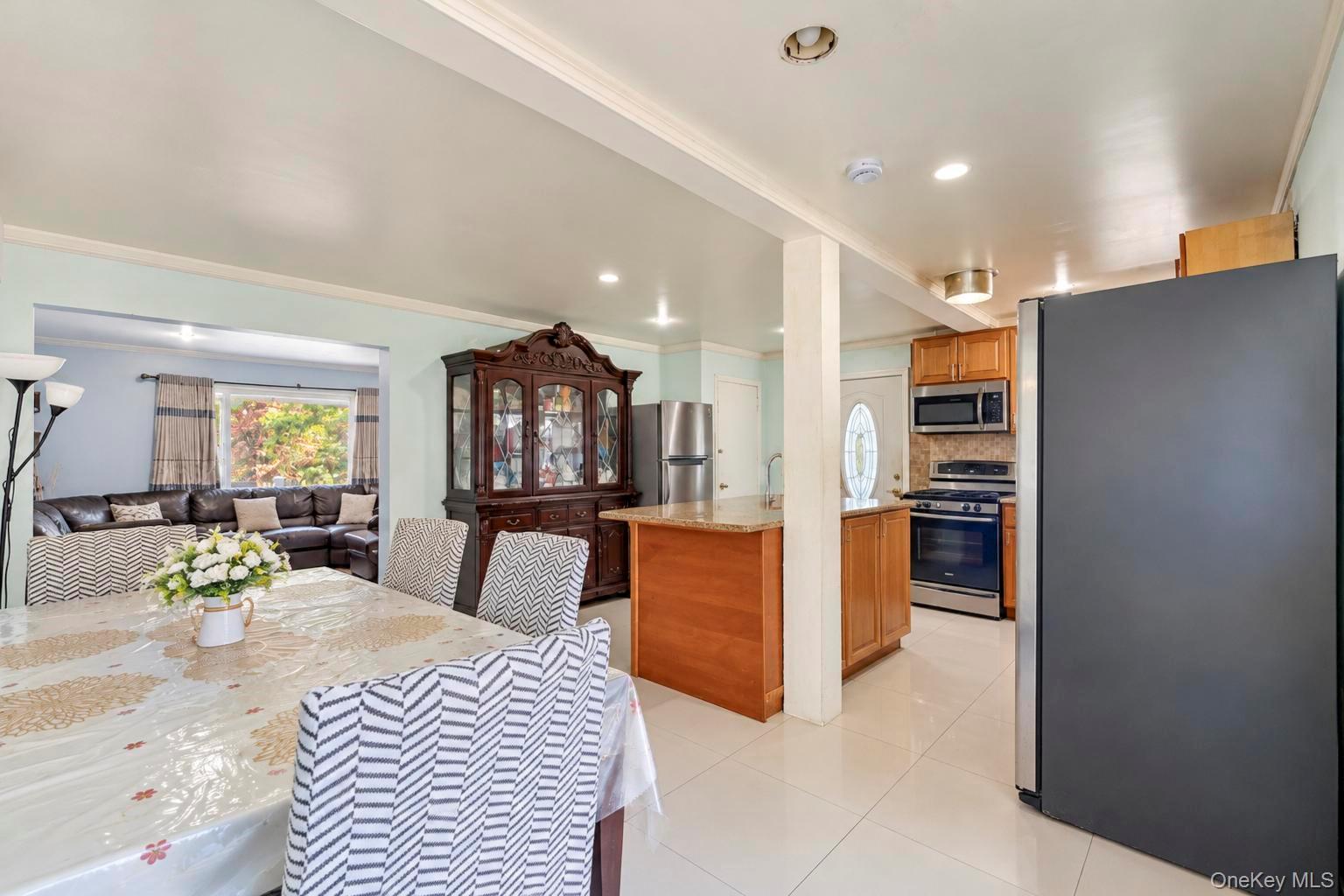 431 Blue Point Road – For Sale photo 3