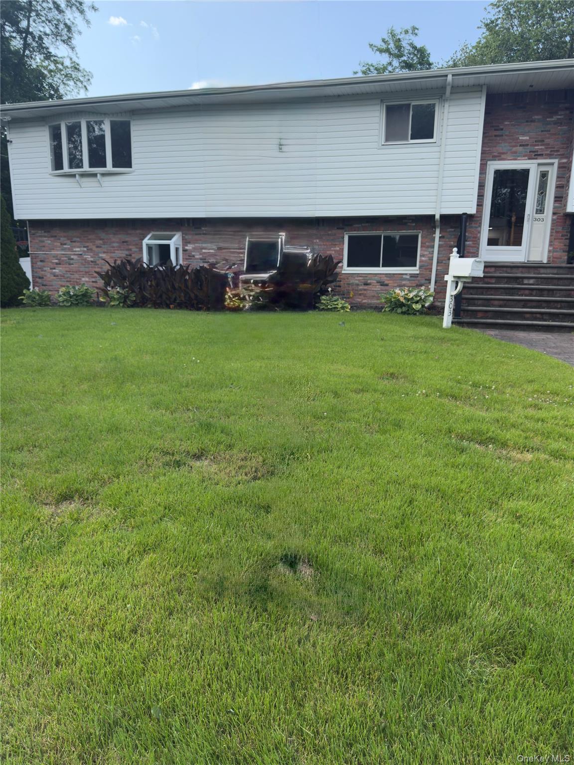 303 Alfred Street – For Rent